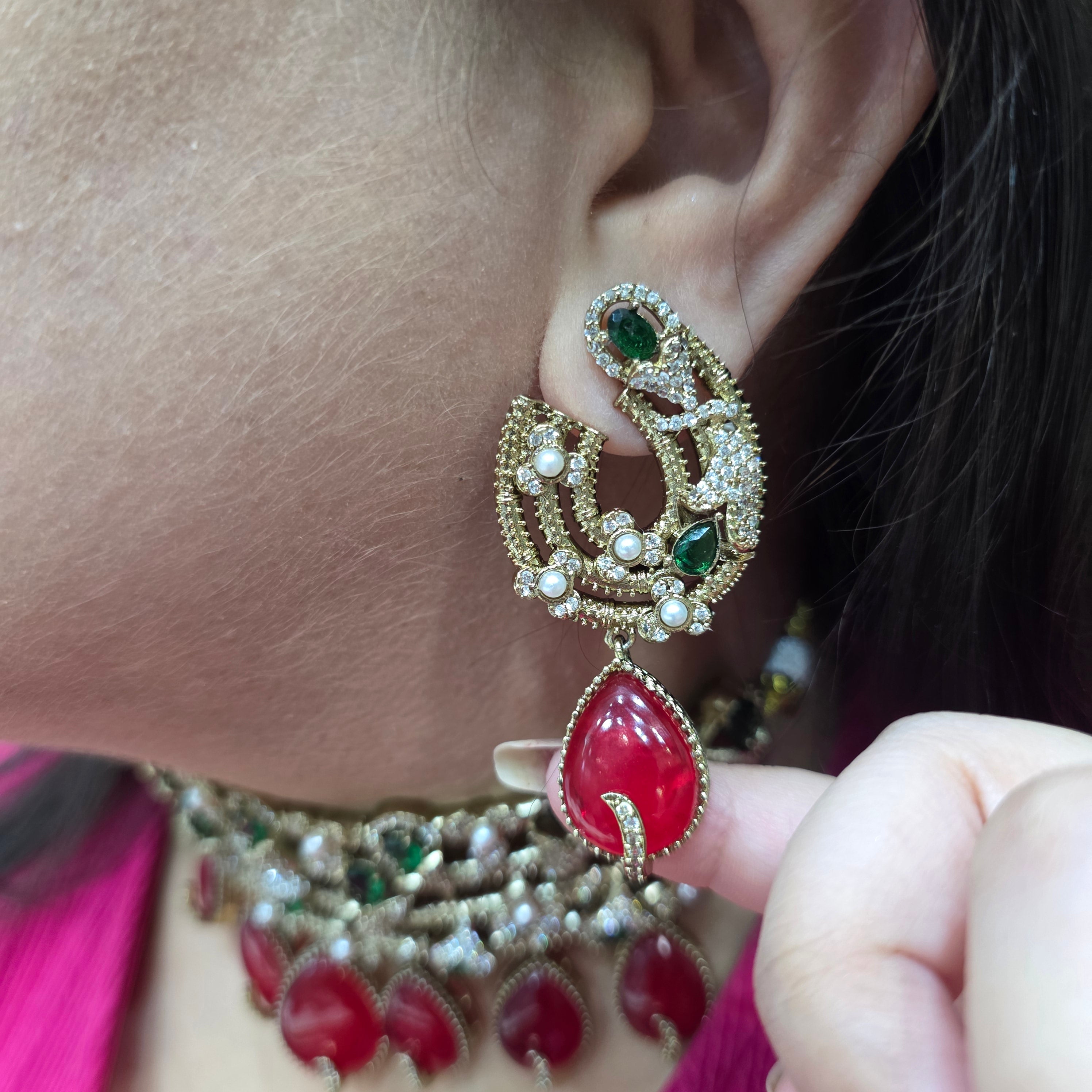 Jiya Doublet Choket Set- Red Green