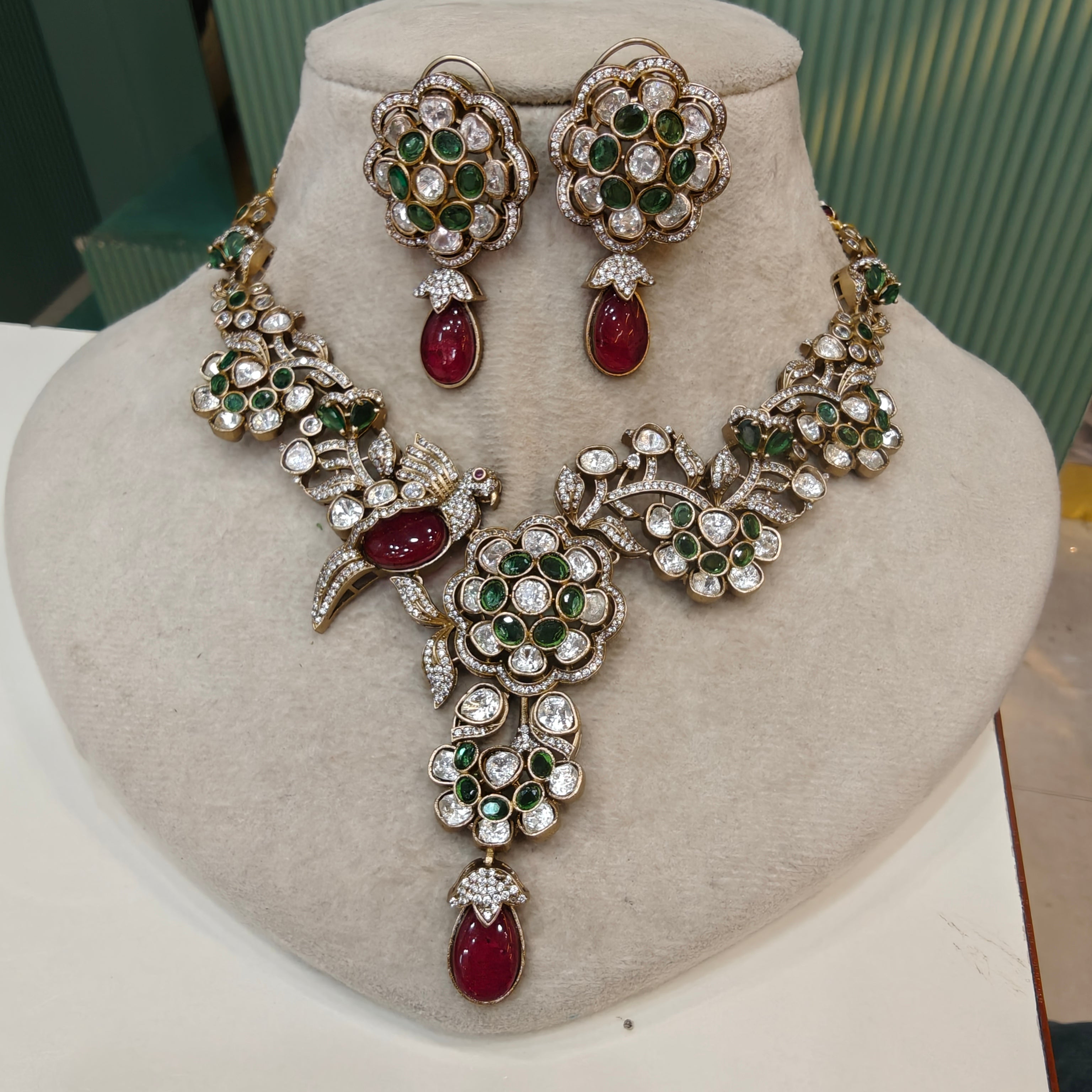 Oraya Signature Uncut Moissanite Necklace Set- Green and Red