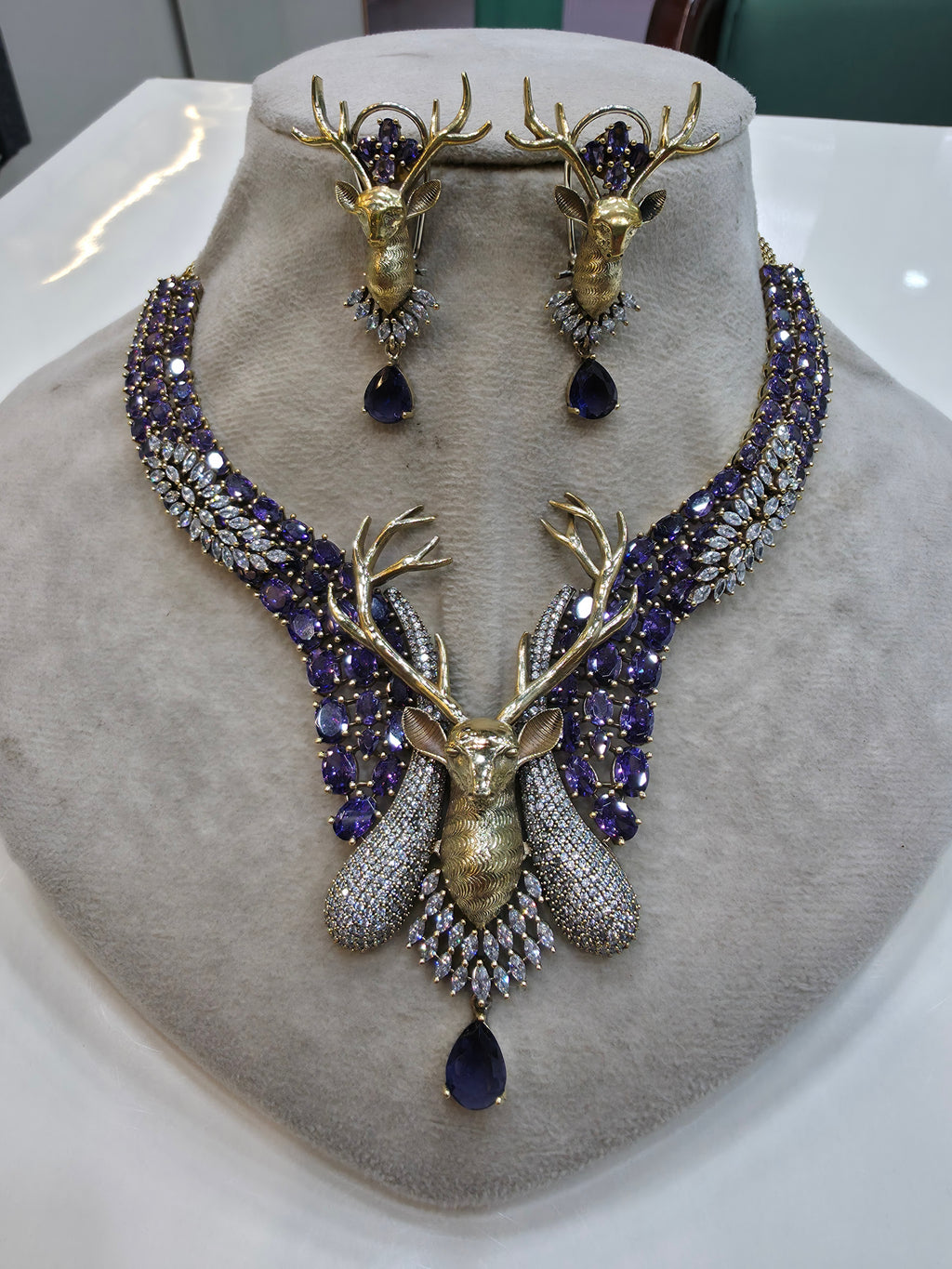 Reindeer Vantara Necklace Set- Purple