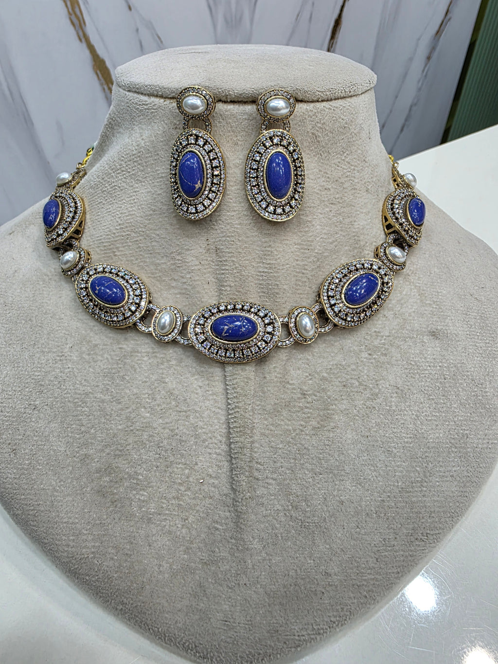 Aashi Statement Sleek Choker Necklace Set- Lapis Blue