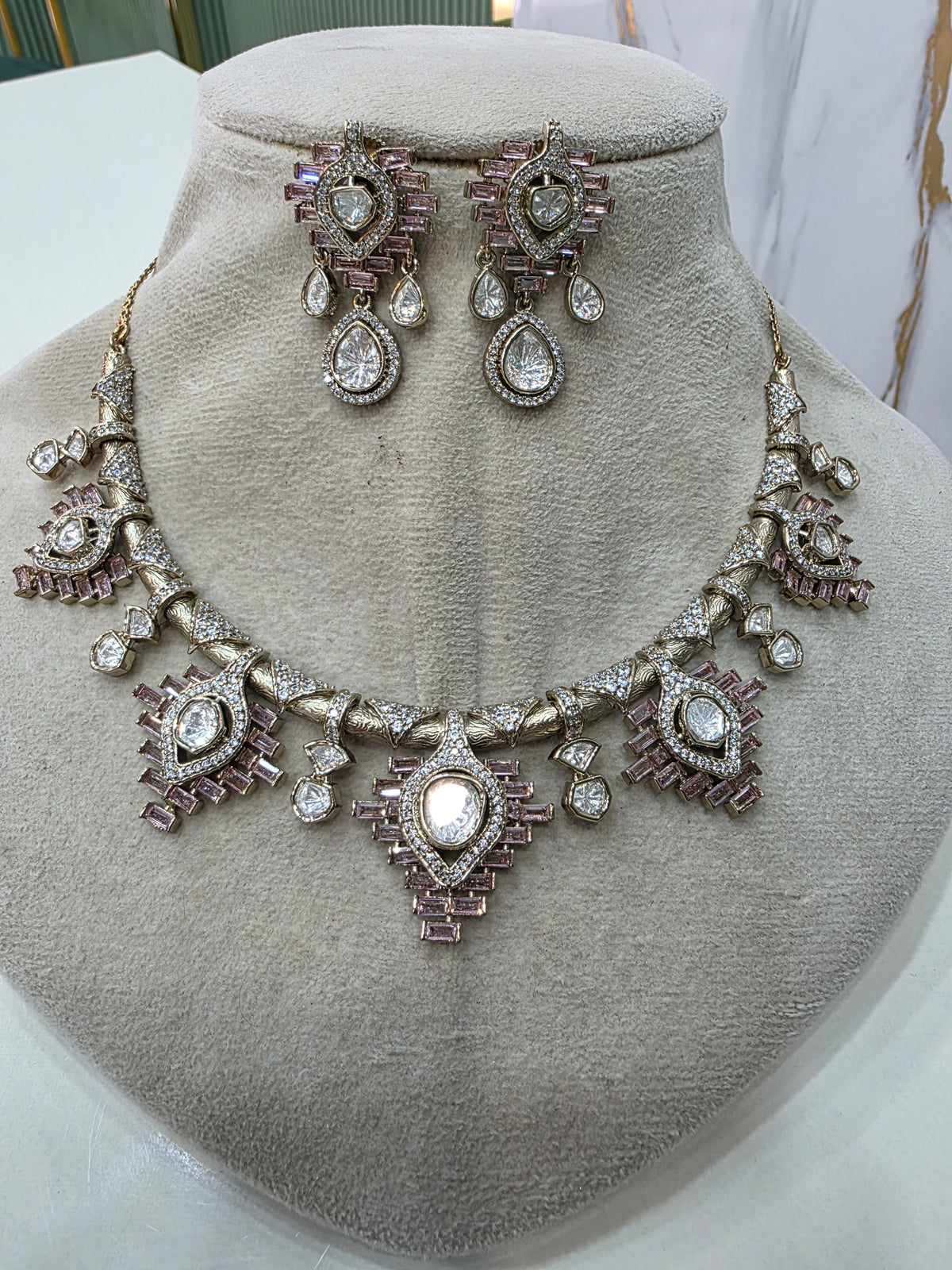 Aarshi Moissanite Polki Kundan Necklace Set- Pink