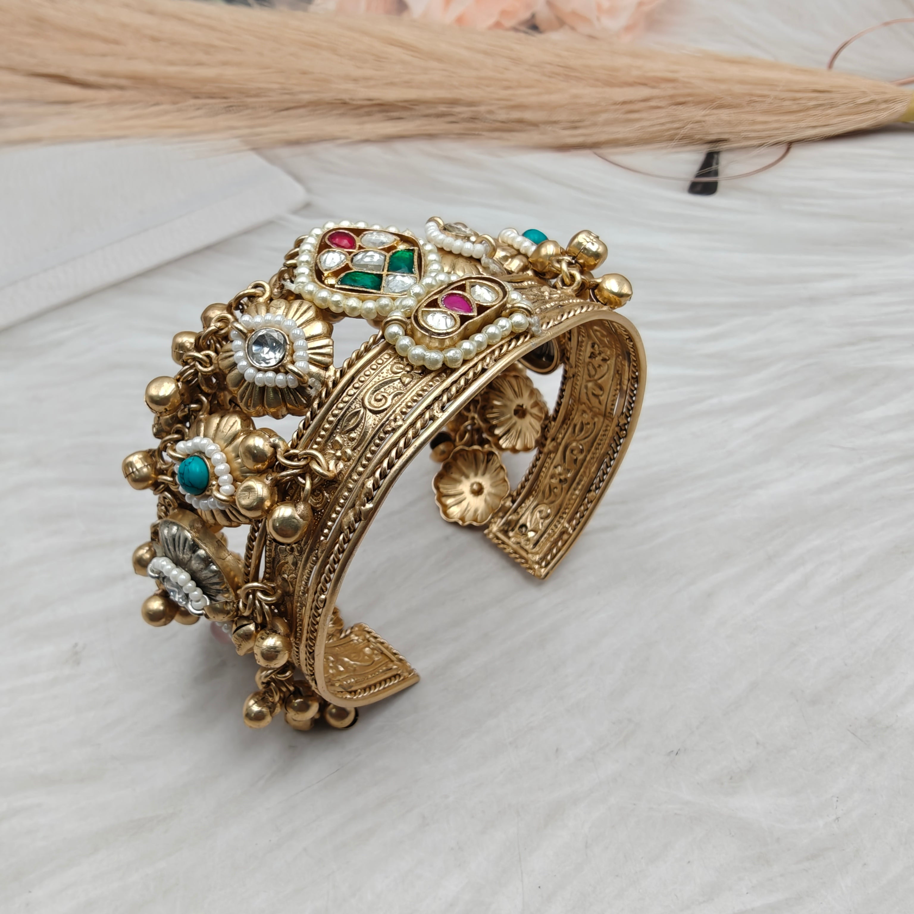Veda Brass Pachi Kundan Fusion Handcuff