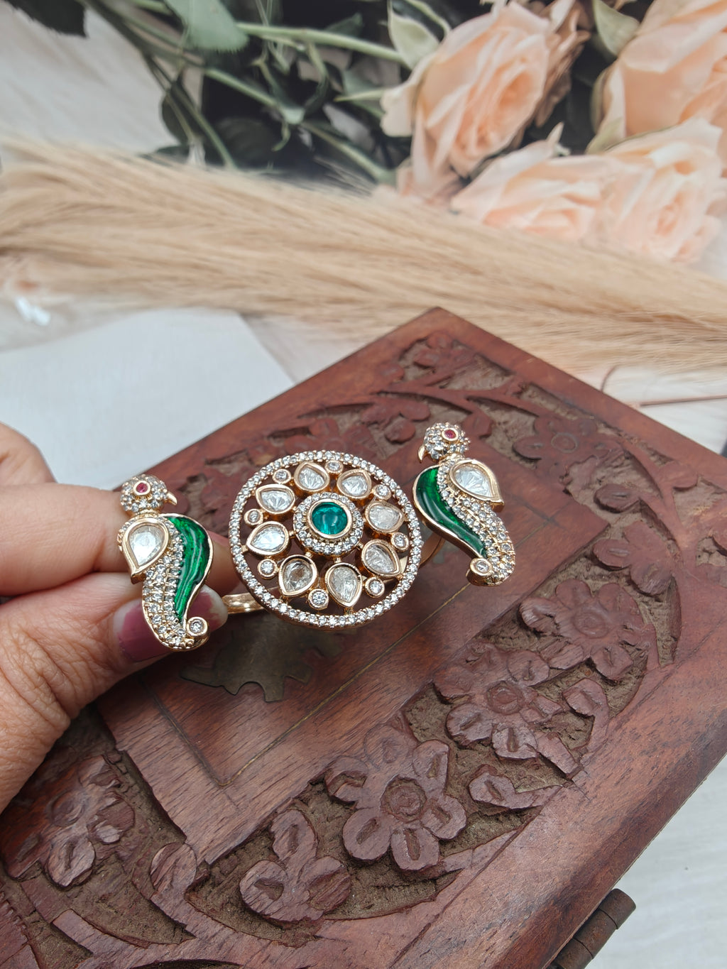 Lavya Bird Moissanite Double Finger Ring - Green