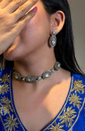 Aashi Statement Sleek Choker Necklace Set- White Neutral Polki