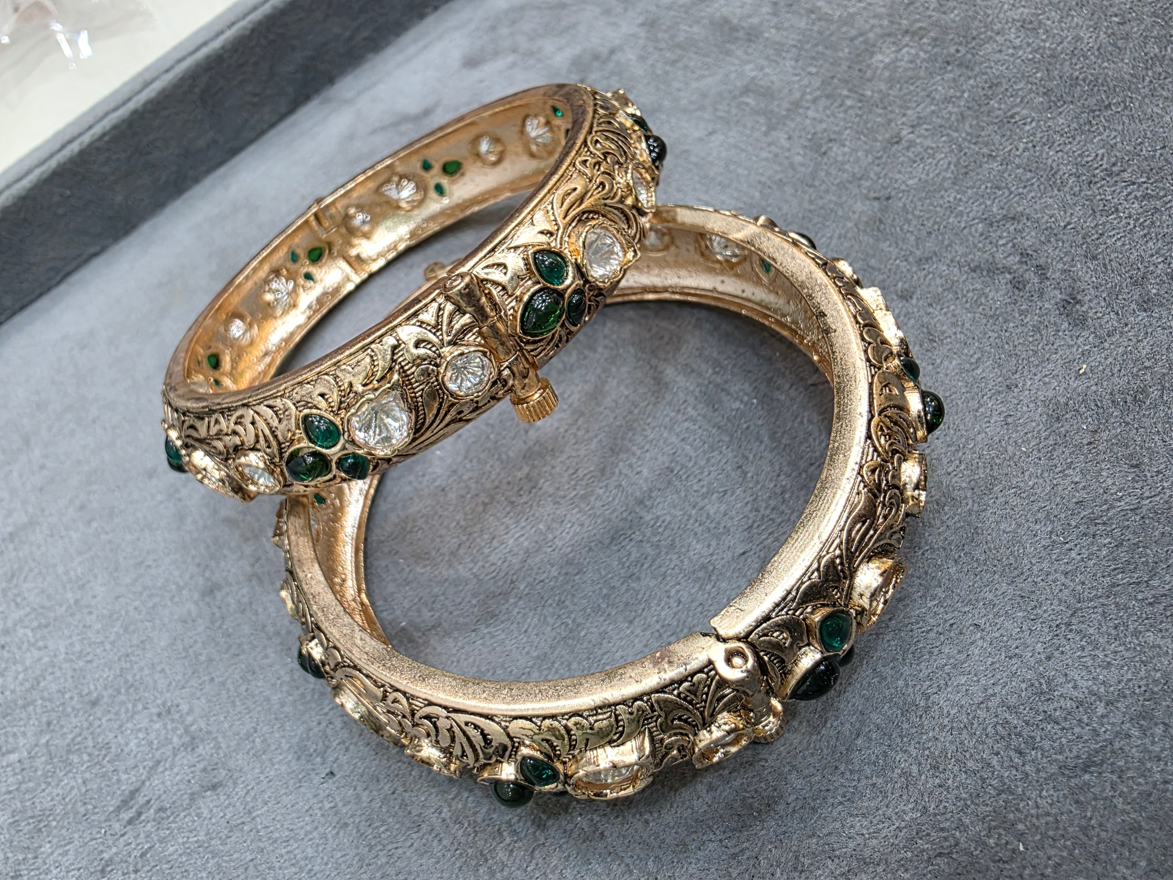 Priha Openable Sunheri Kundan Bangles- Green