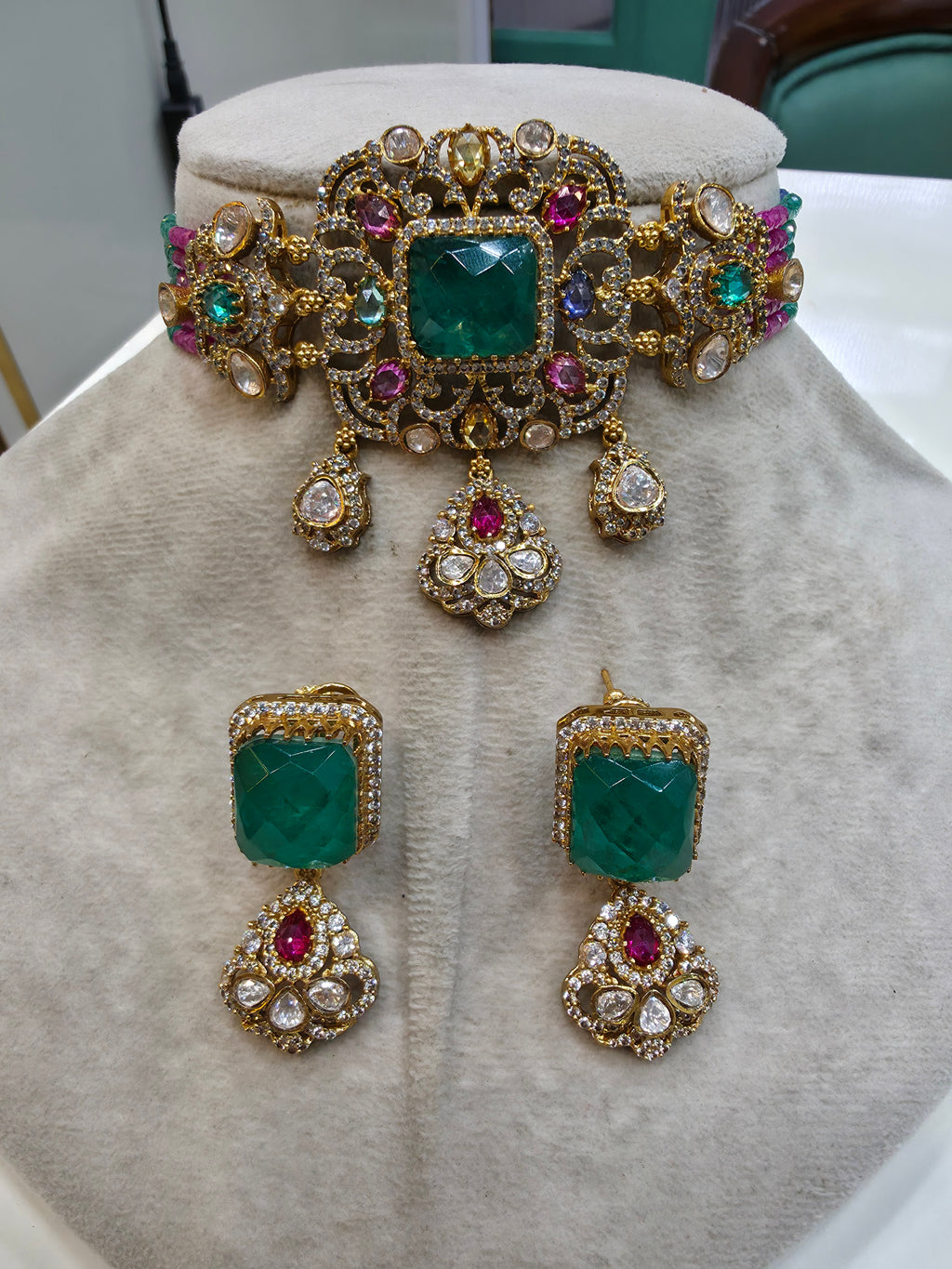 Inayat Doublet and Moissanite Choker Necklace Set- Multi