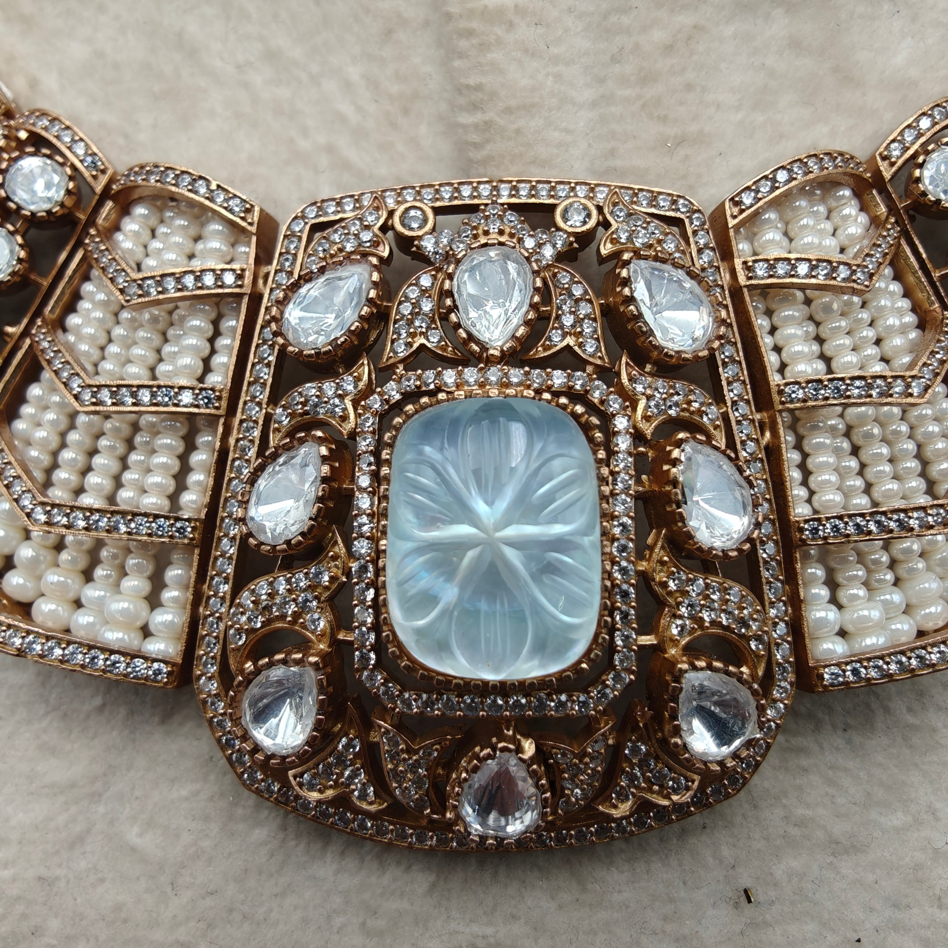 Vandita Carving Stone with Moissanite Necklace Set- White