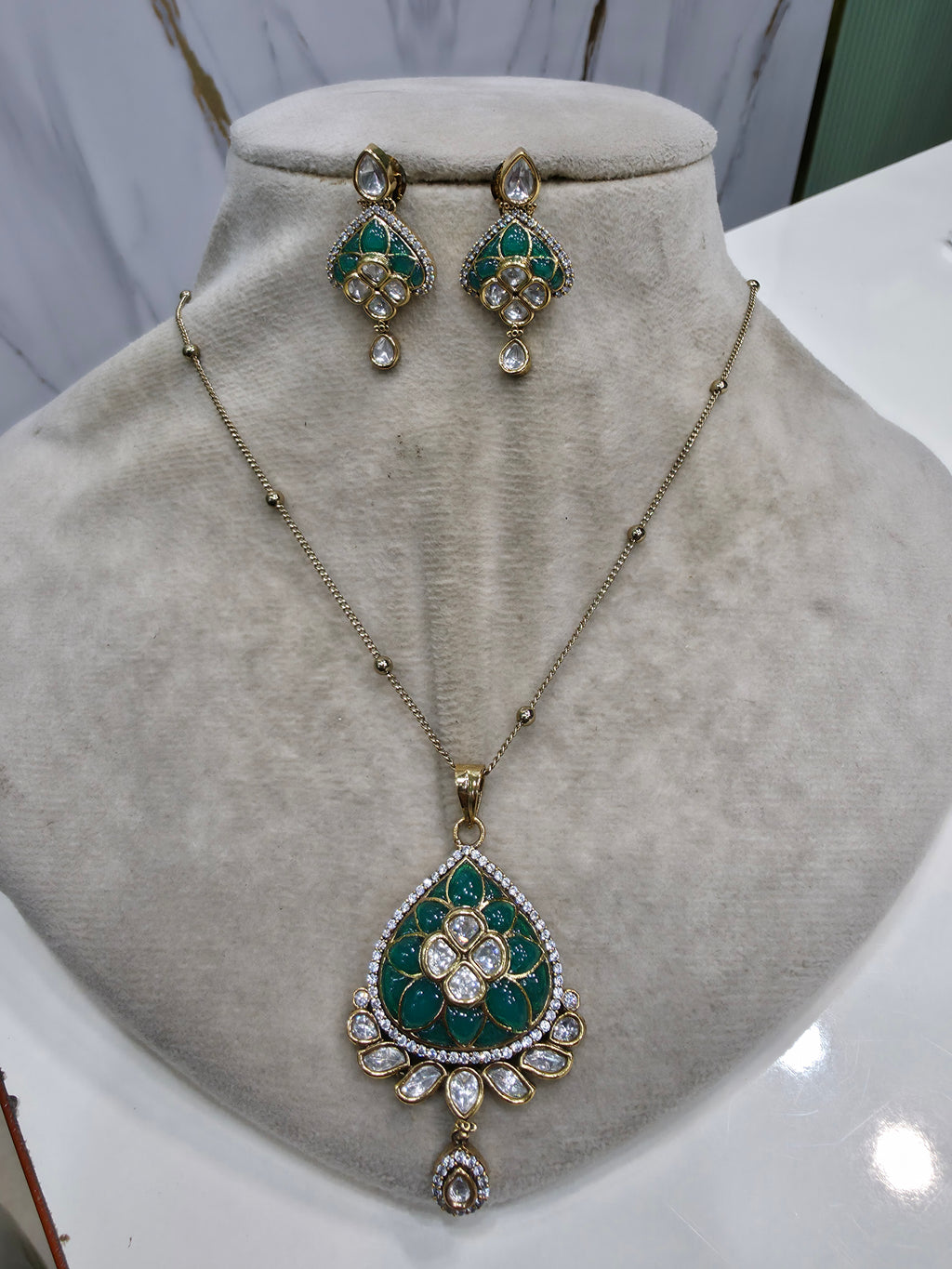 Aariz Epoxy Moissanite Polki Pendant Set- Rama Green