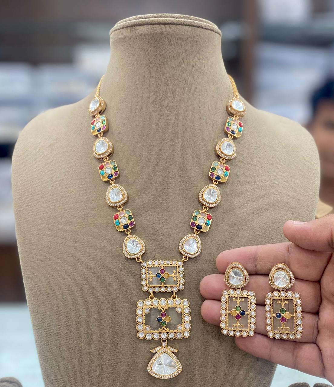 Kriti Holdali Uncut Polki Natural Stone Necklace Set - White