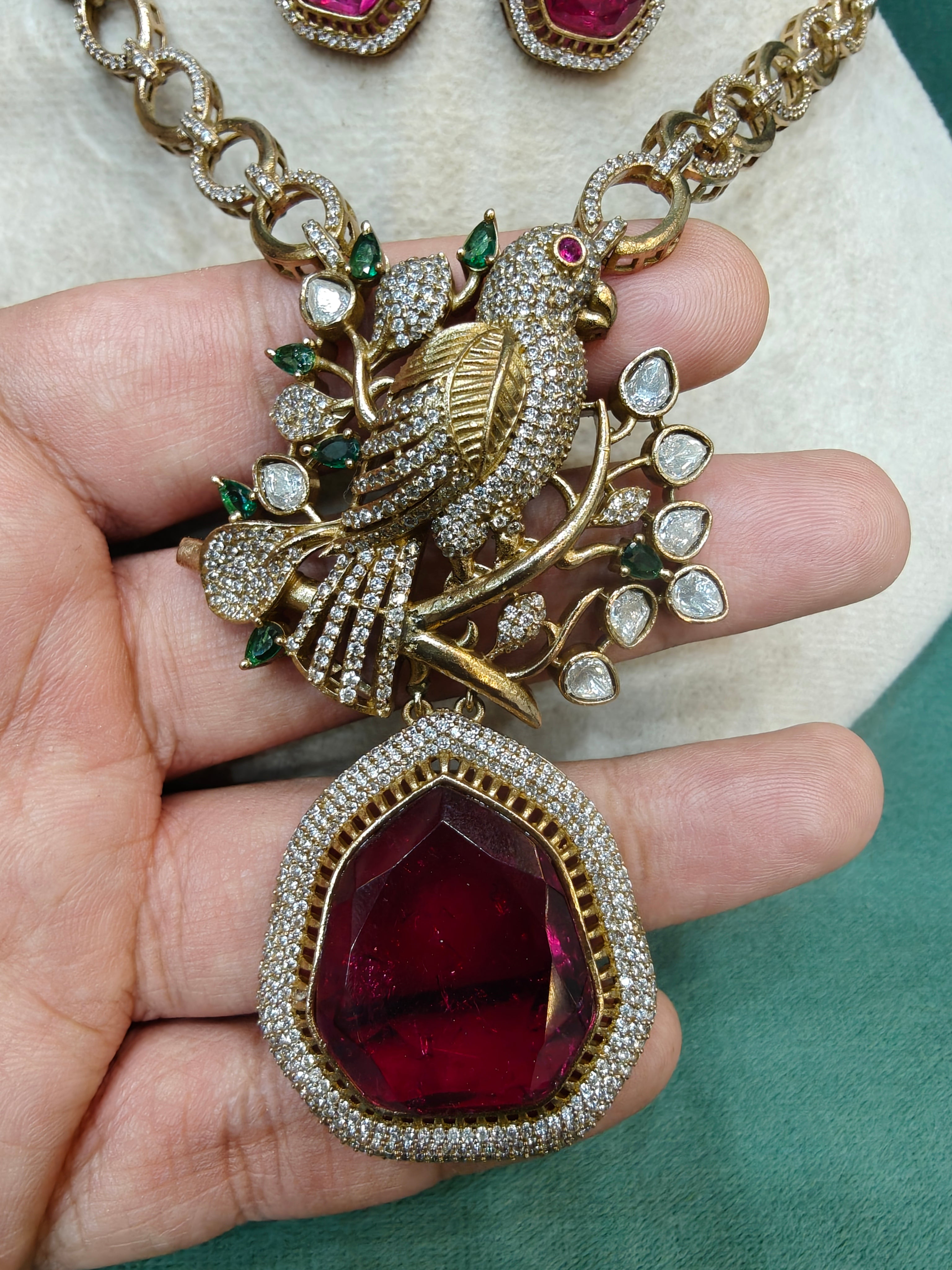 Vantara Bird Doublet Pendant Style Necklace Set- Rani Pink