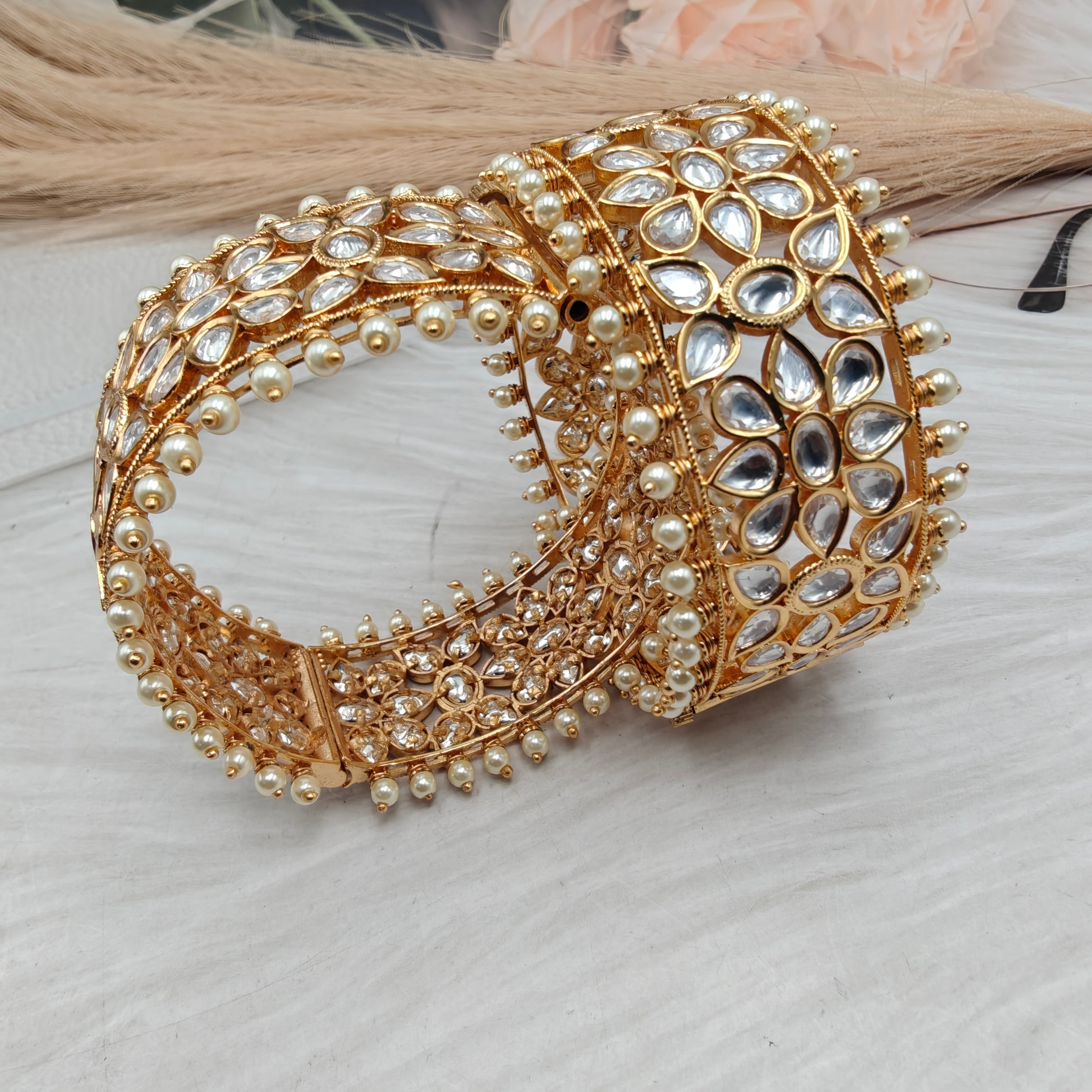 Jaya Jadtar Kundan Broad Bangles