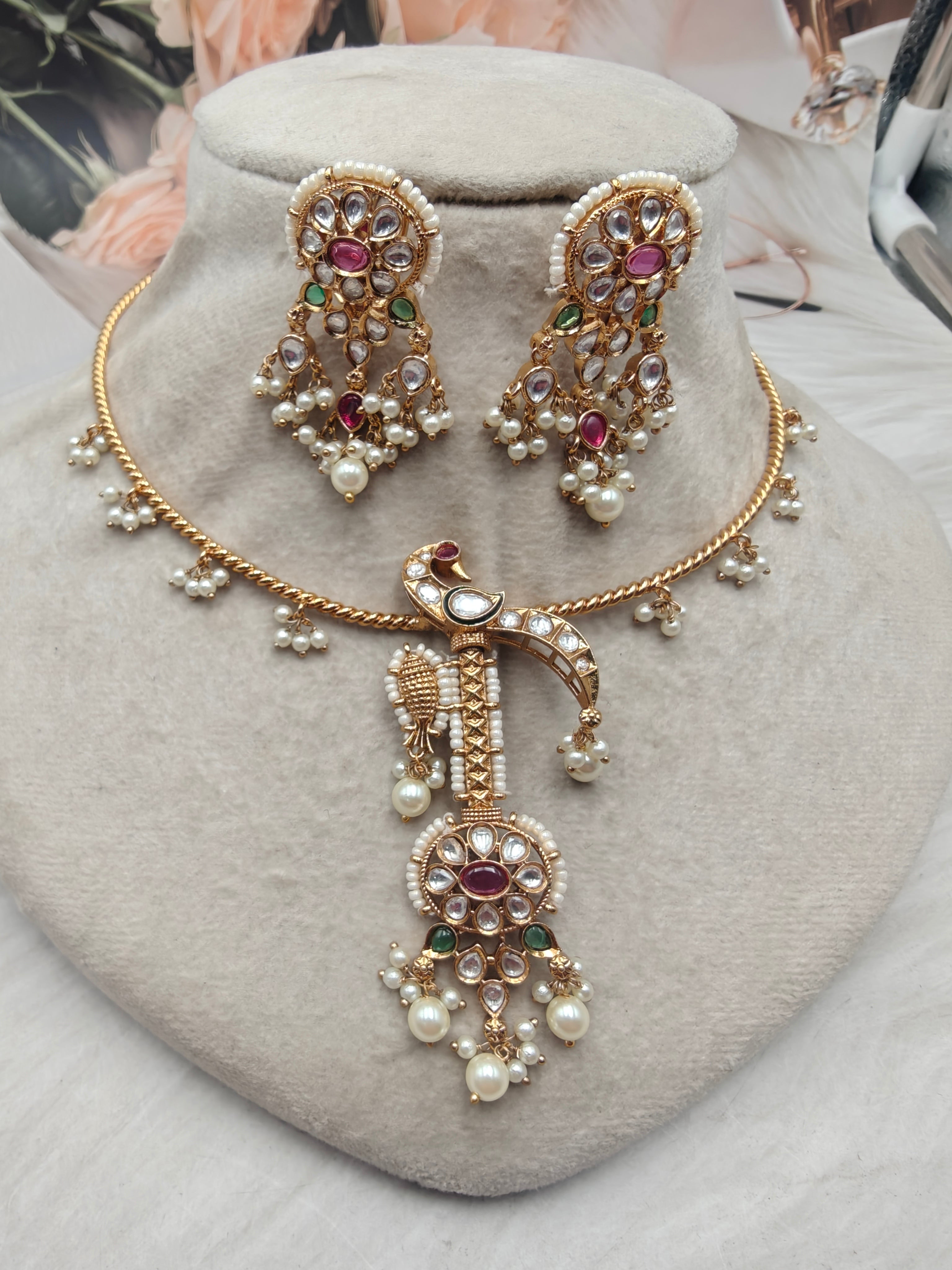 Pehchan Jadau Kundan Heritage Hasli Set