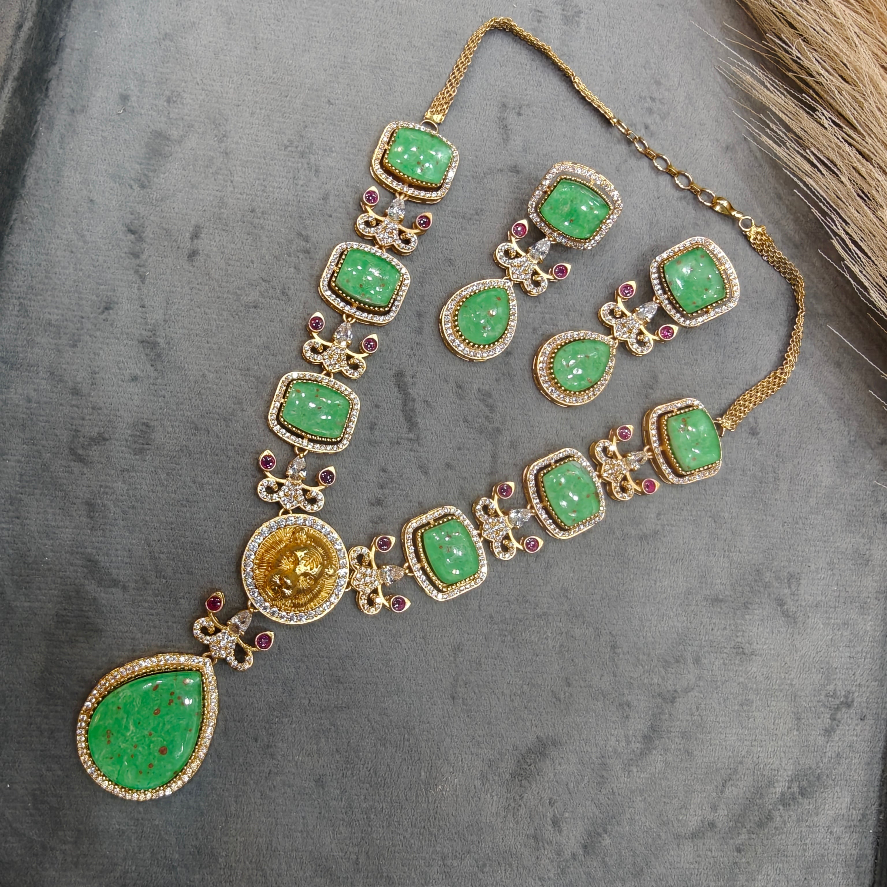 Tanishka Bagh Natural Stone Necklace Set - Green