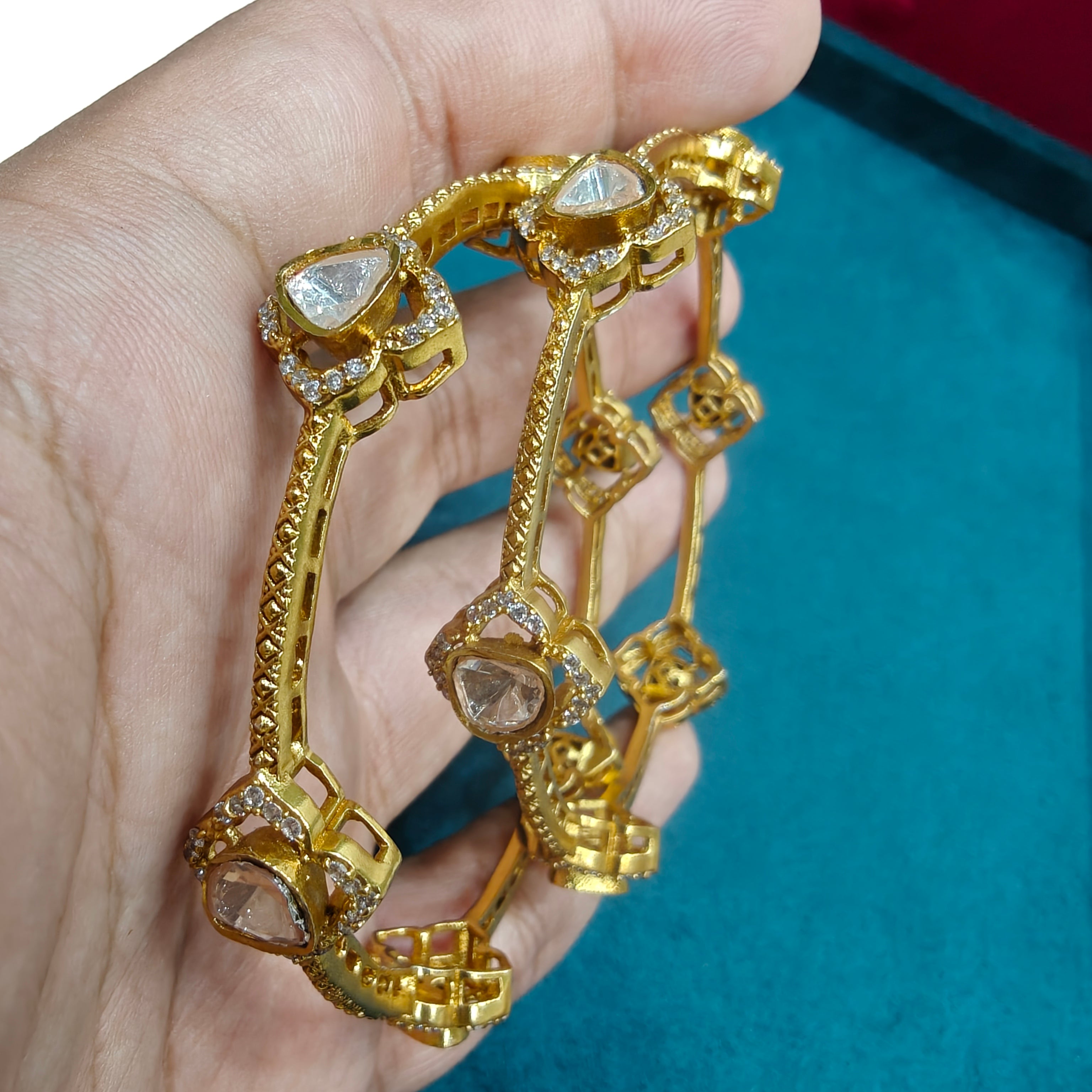 Vinamra Moissanite Bangle (Pair)