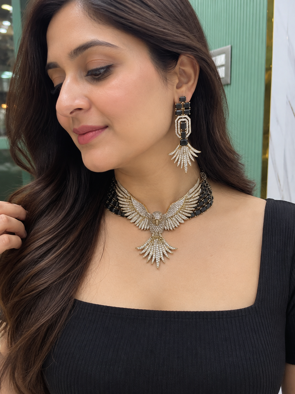 Free Spirit Flying Bird Collar Choker Necklace Set- Black