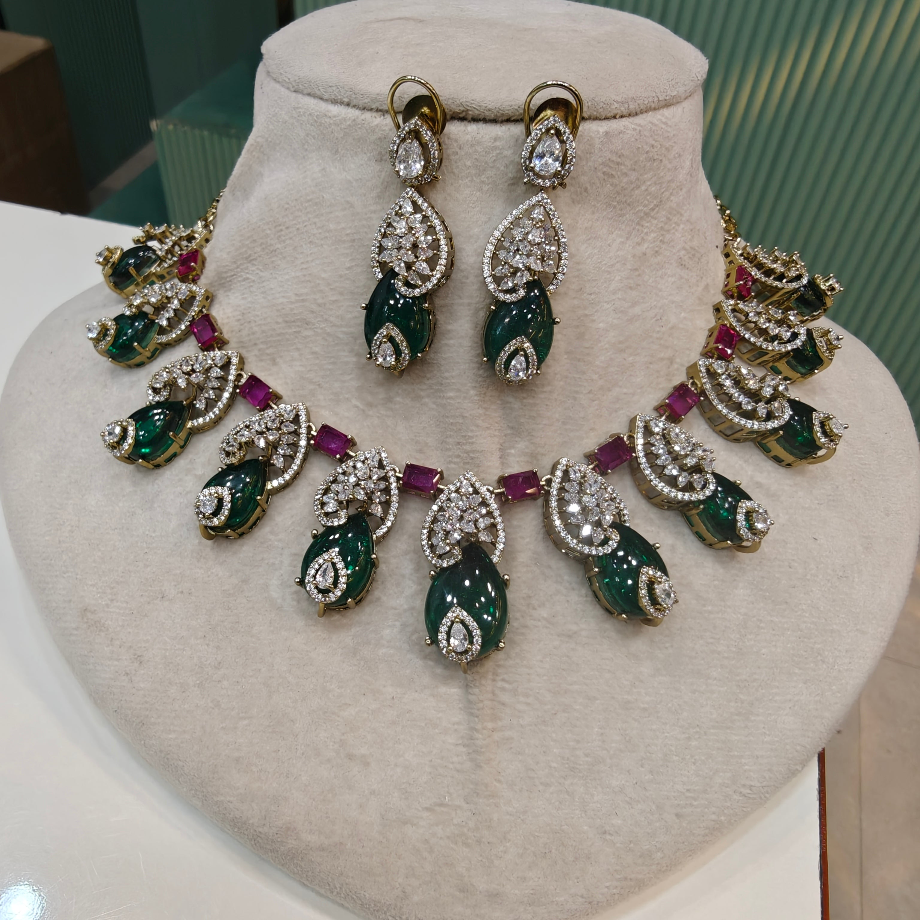 Zavina Cabochon Doublet Premium Necklace Set- Emerald and Ruby