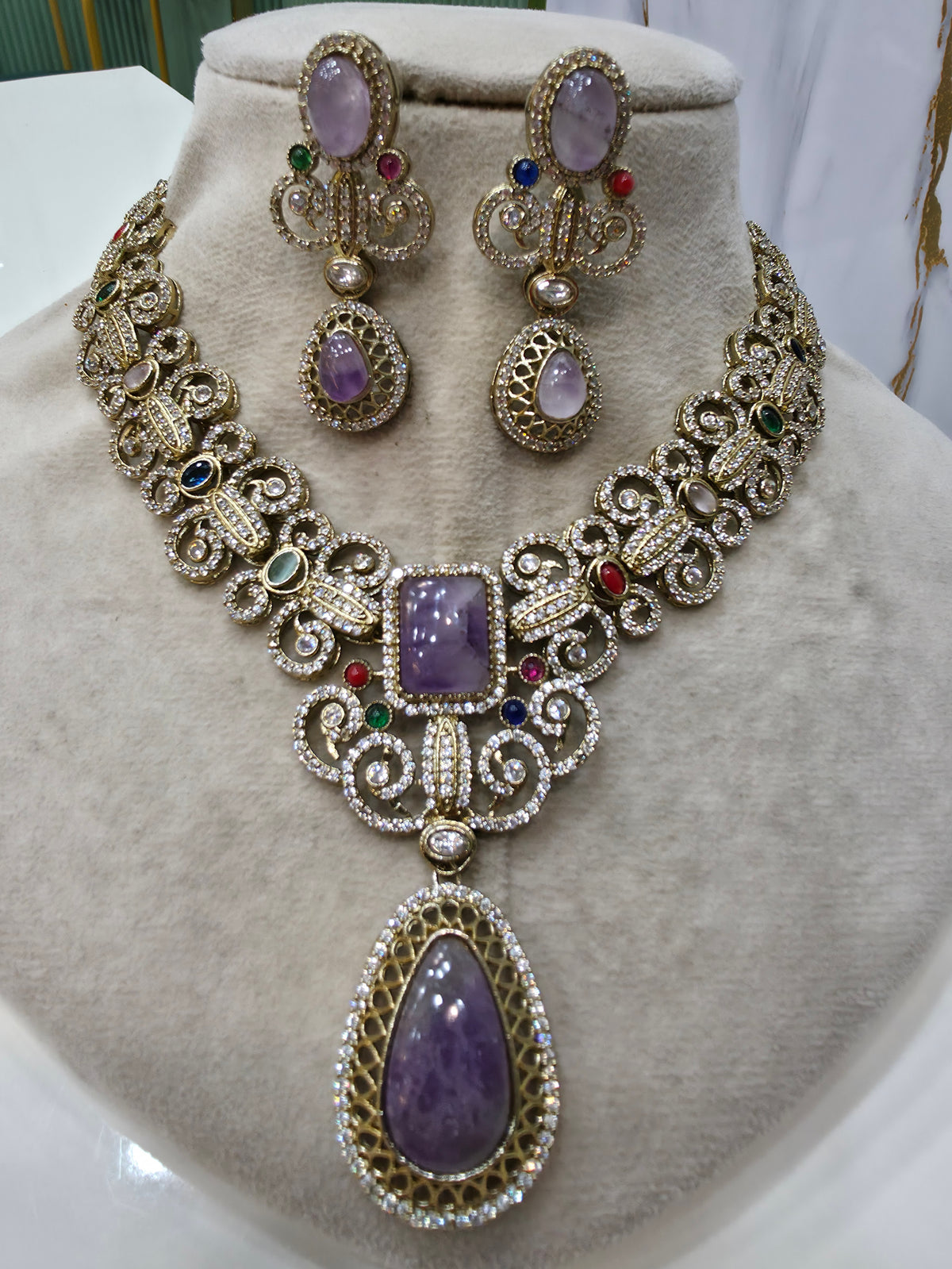 Qasr Natural Stone Sabya Inspired Necklace Set - Purple