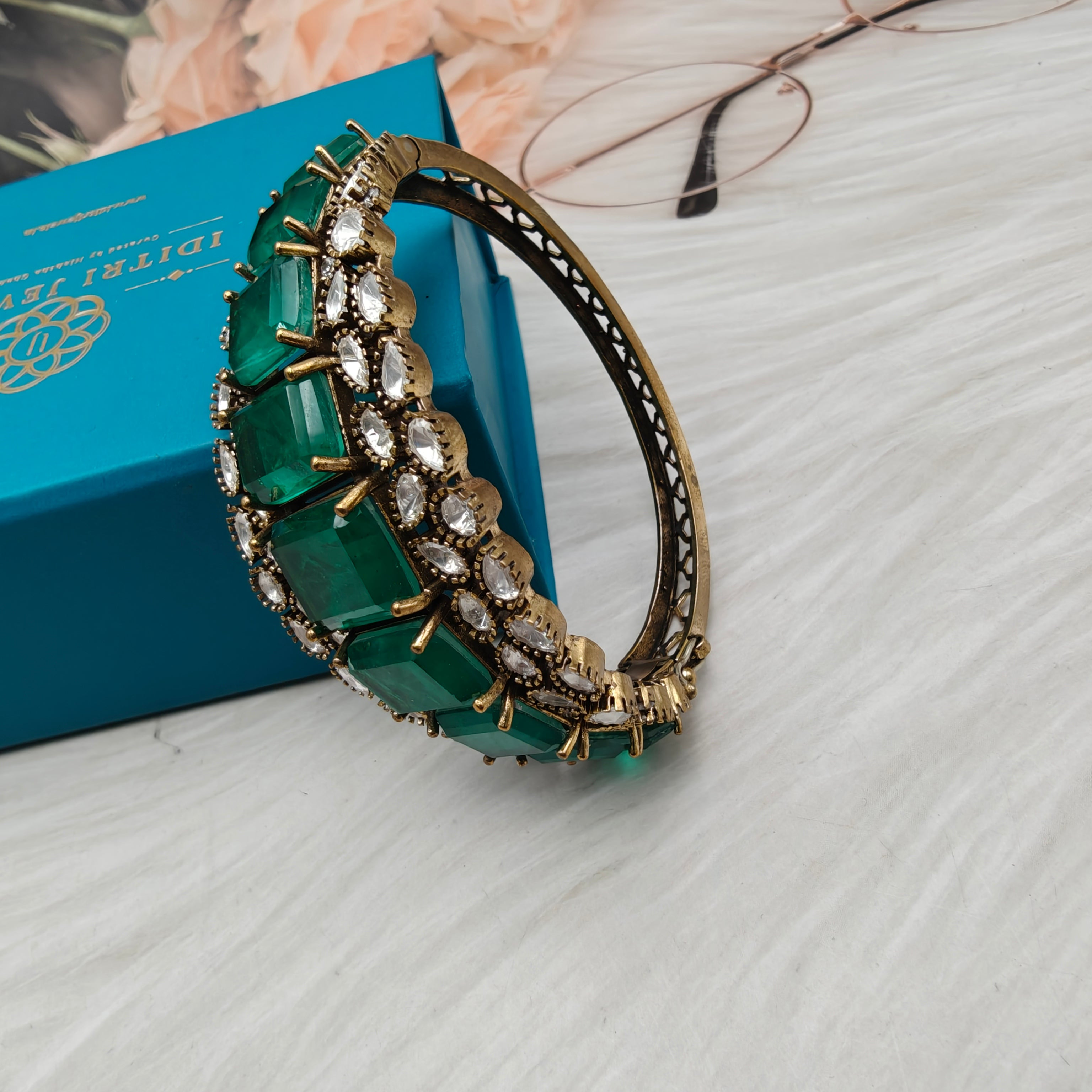 Kasturi Doublet Openable Bracelets - Emerald Green