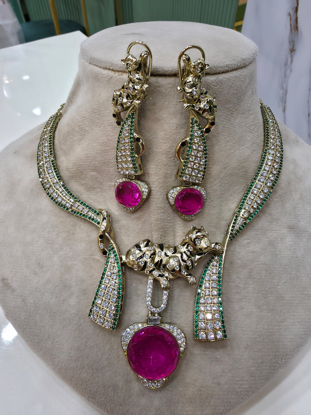 Sama Panther Designer Necklace Set- Hot Pink and Green