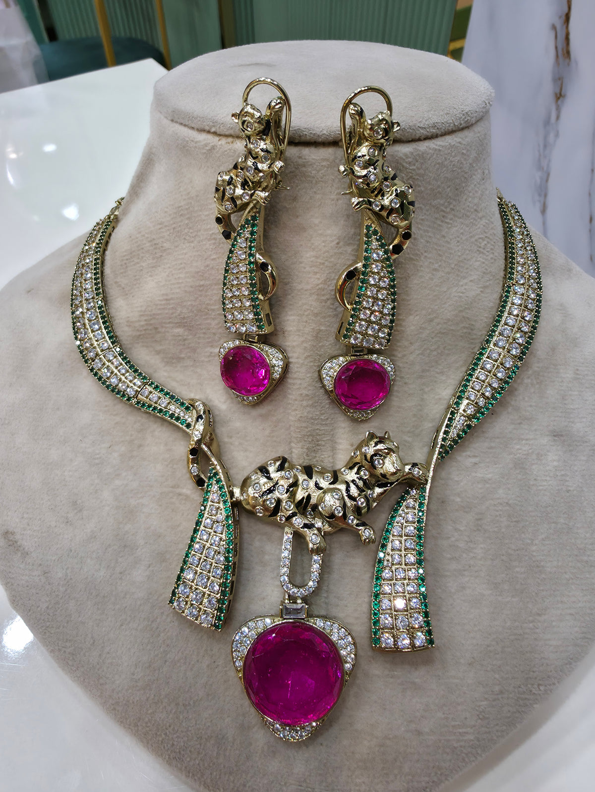 Sama Panther Designer Necklace Set- Hot Pink and Green