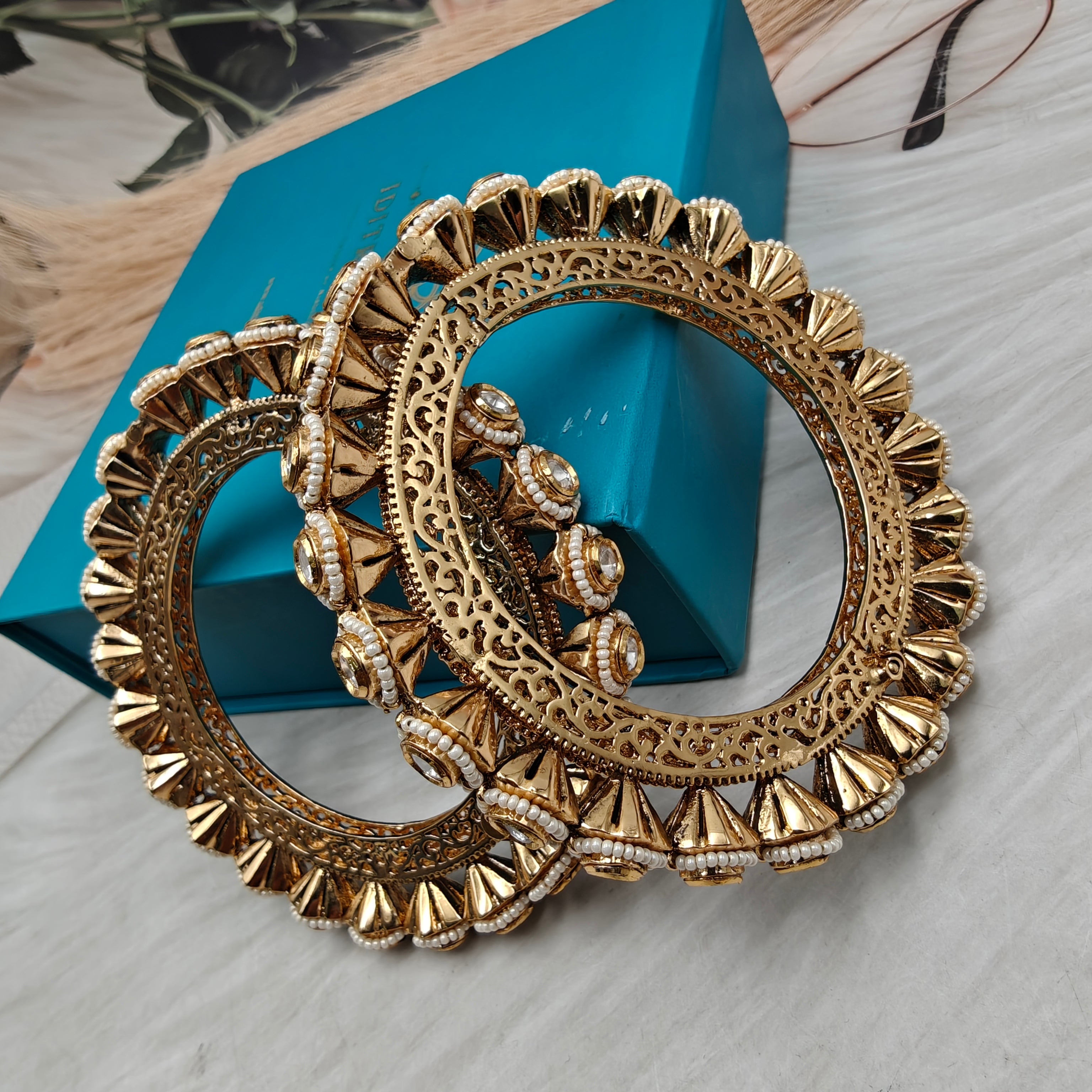 Shagun Pachi Kundan Pacheli Openable Bangle