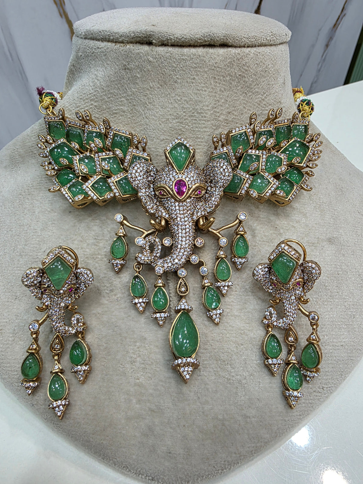 Ganraj Doublet Statatement Choker Necklace Set- Sage/ Mint Green