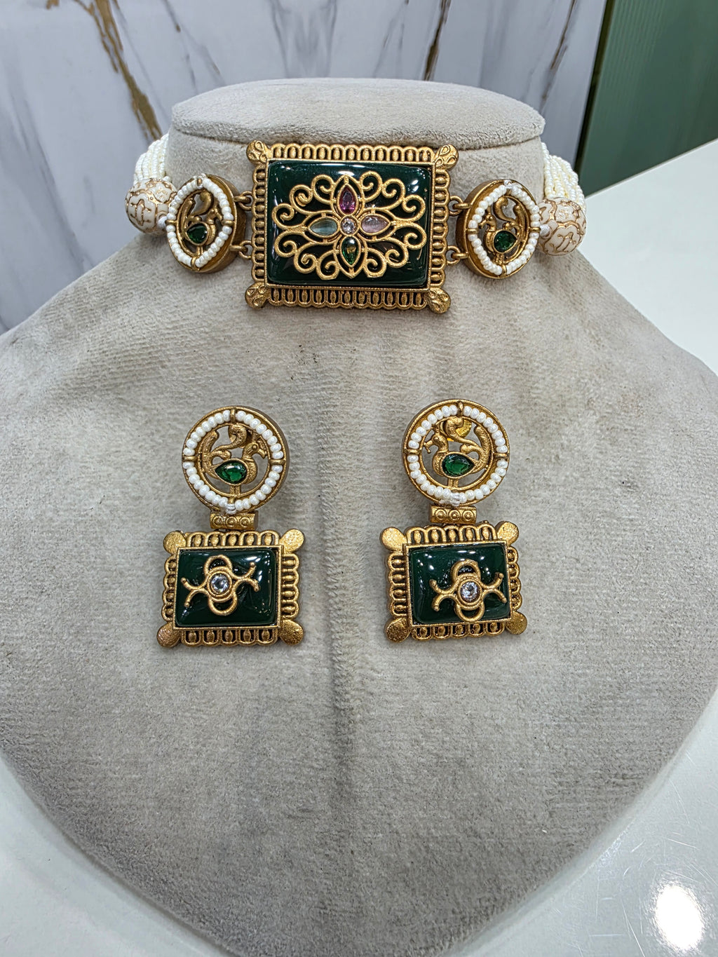 Aditi Holdali Choker Set- Green