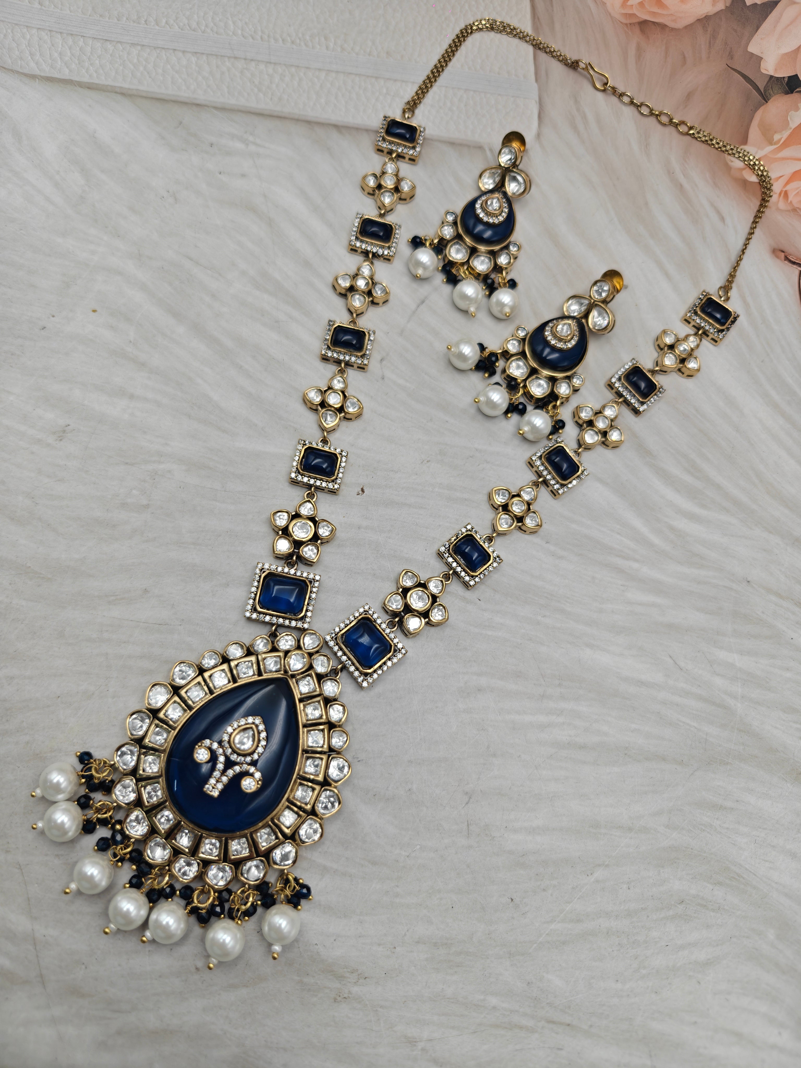 Bindiya Pota Holdali Necklace Set- Blue