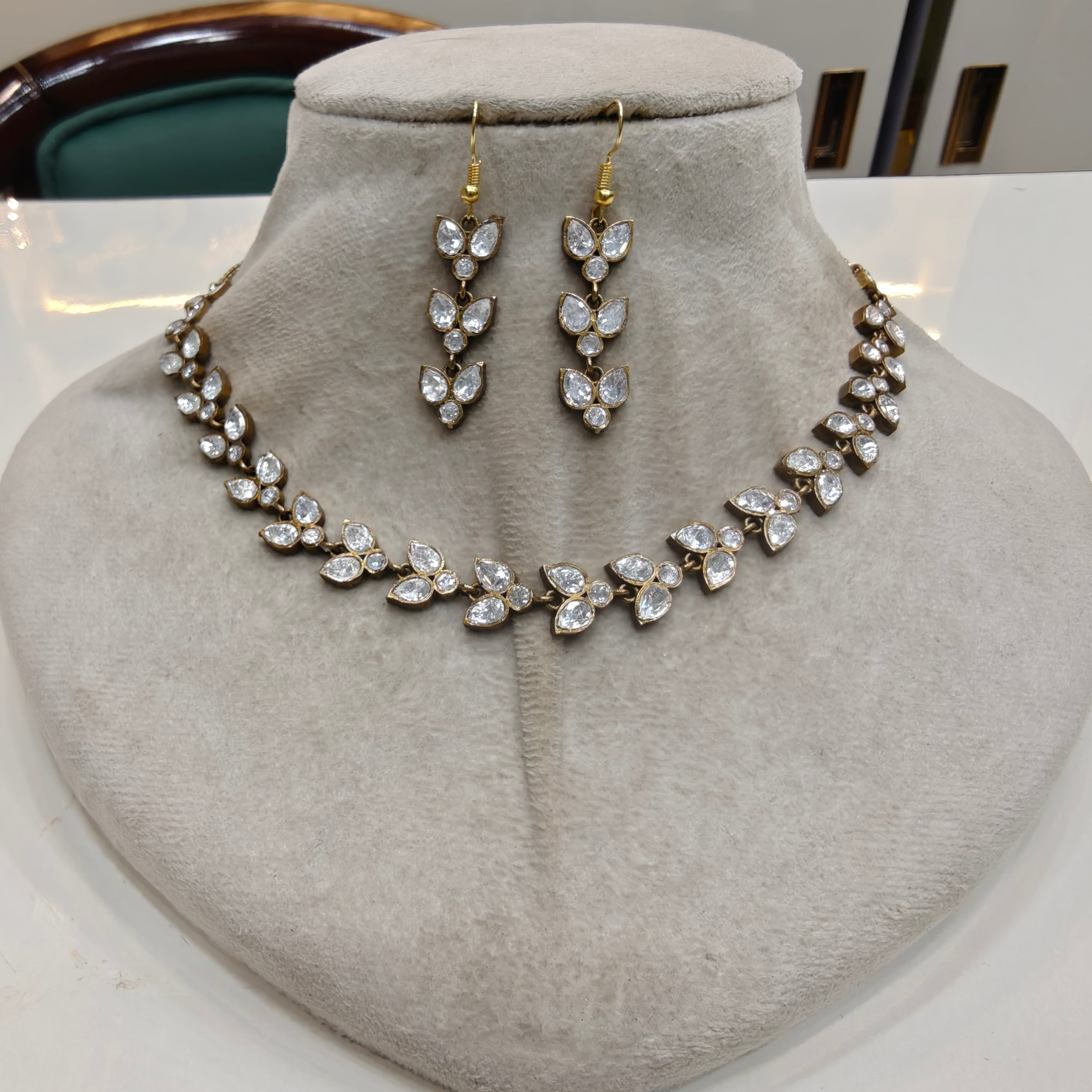 Arshiya Petal Moissanite Necklace Set