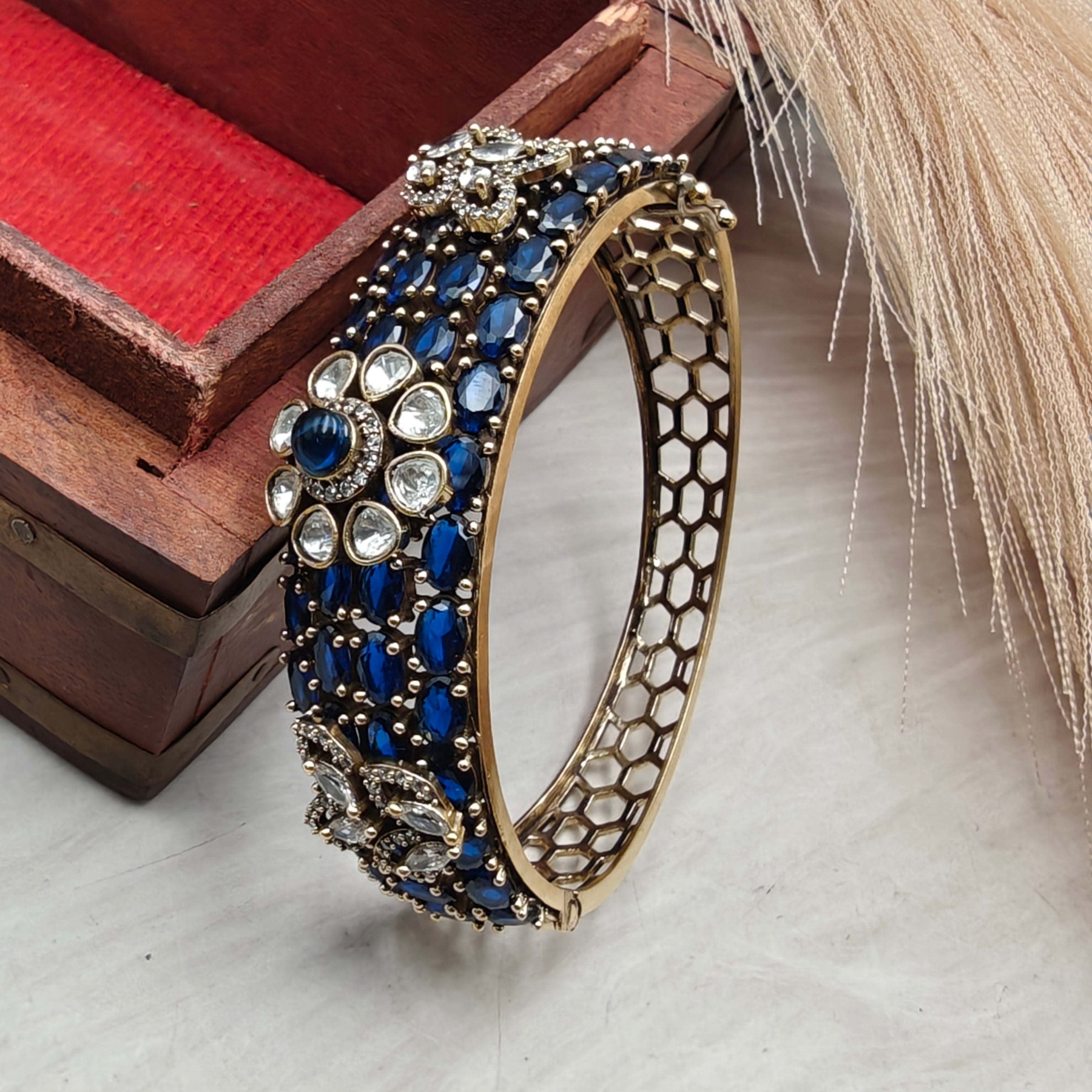 Kusum Moissanite Polki Openable Bracelet- Blue