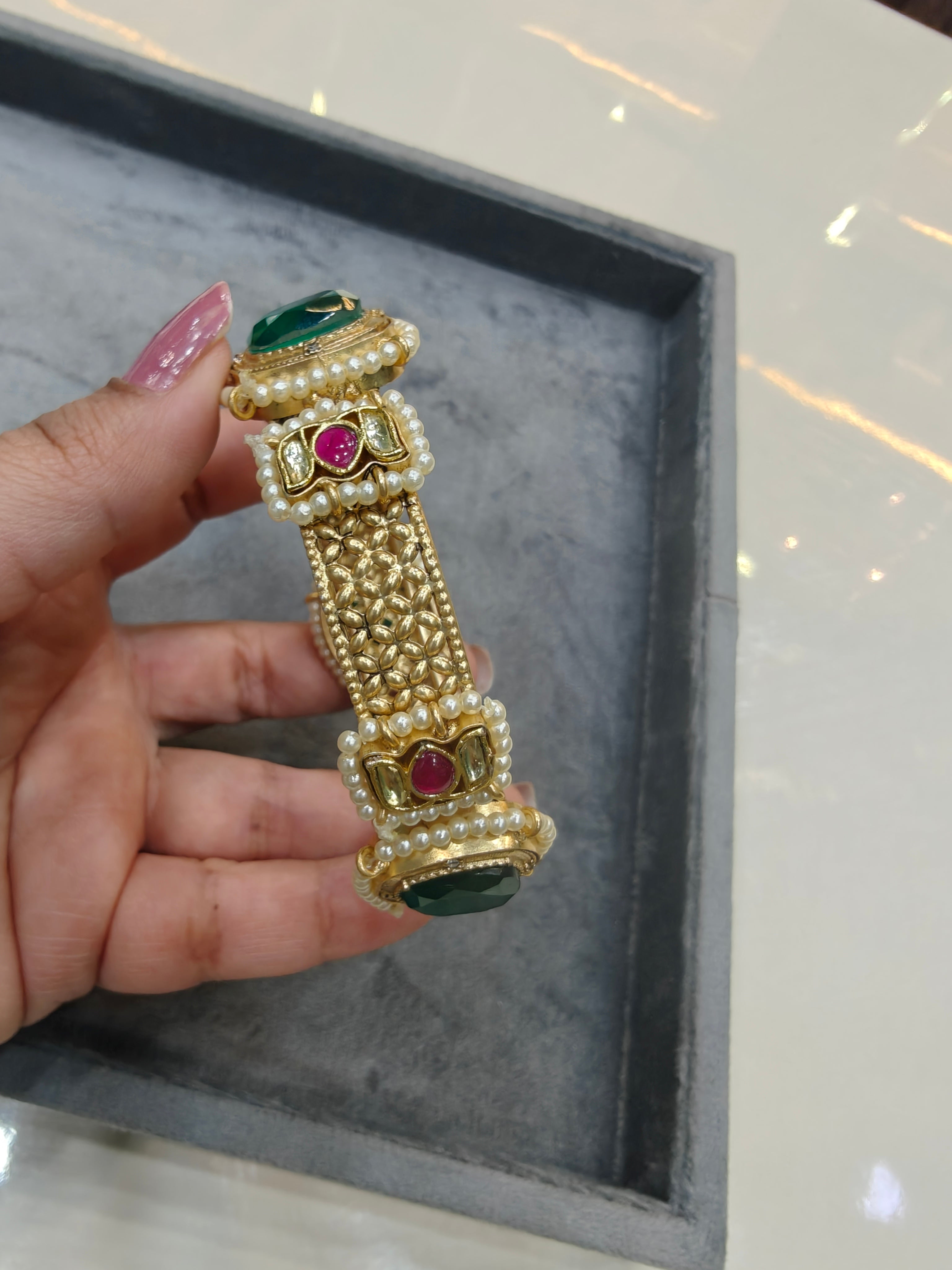 Varsha Handcrafted Brass Fusion Pachi Kundan Bangle (Single)-Emerald Green Ruby