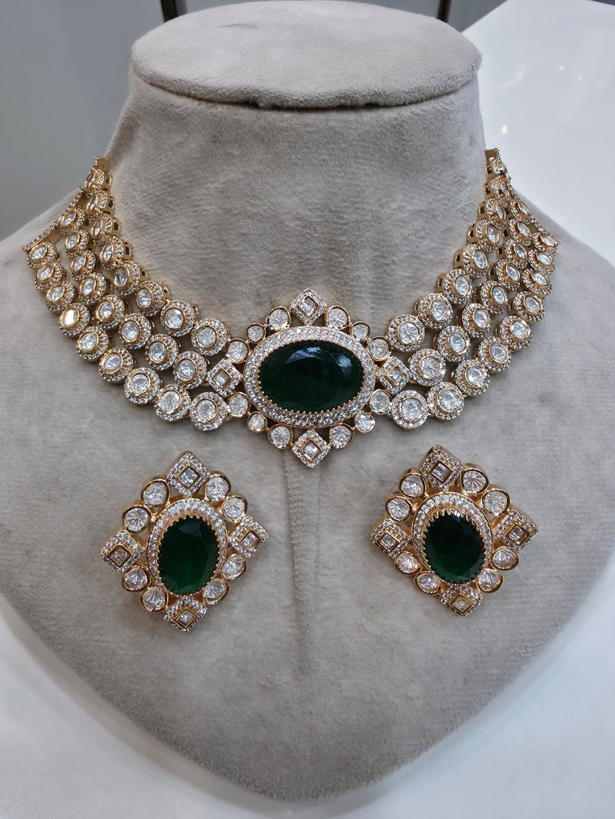 Rachita MM Inspired Doublet Choker Necklace Set- Emerald