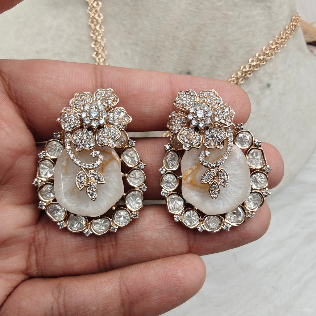 Mother of Pearl Nidah Pendant Set- Clear White