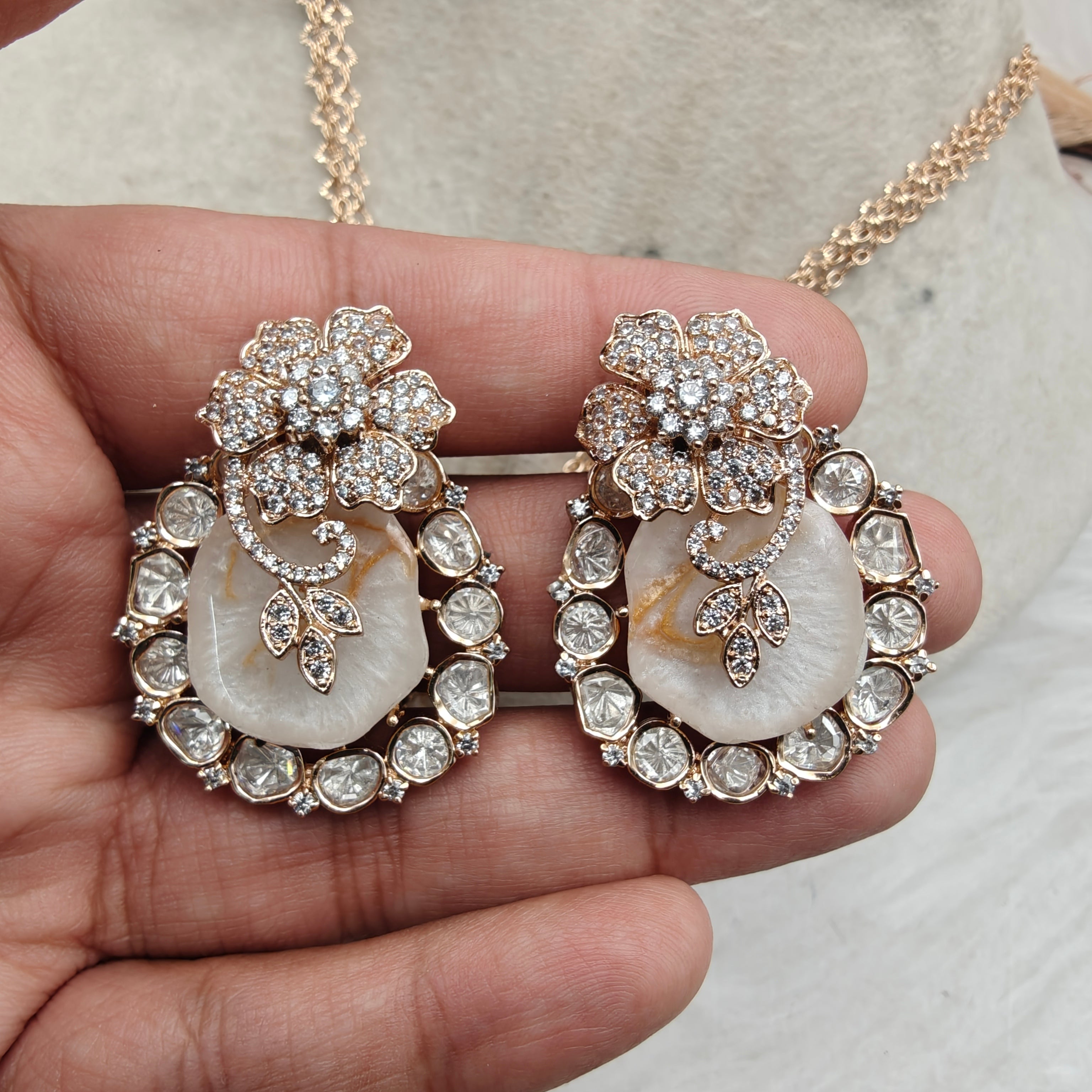 Mother of Pearl Nidah Pendant Set- Clear White