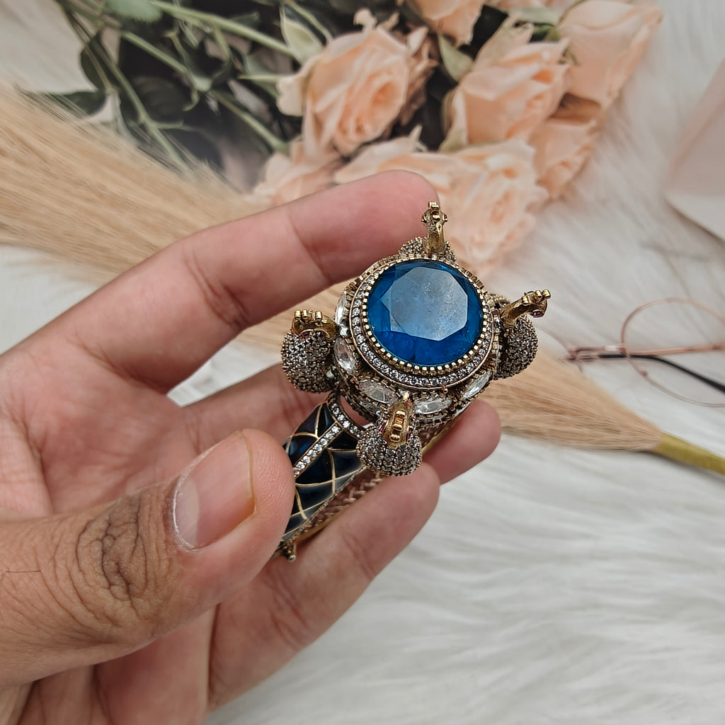 Victoria Mayura Openable Bracelet - Blue