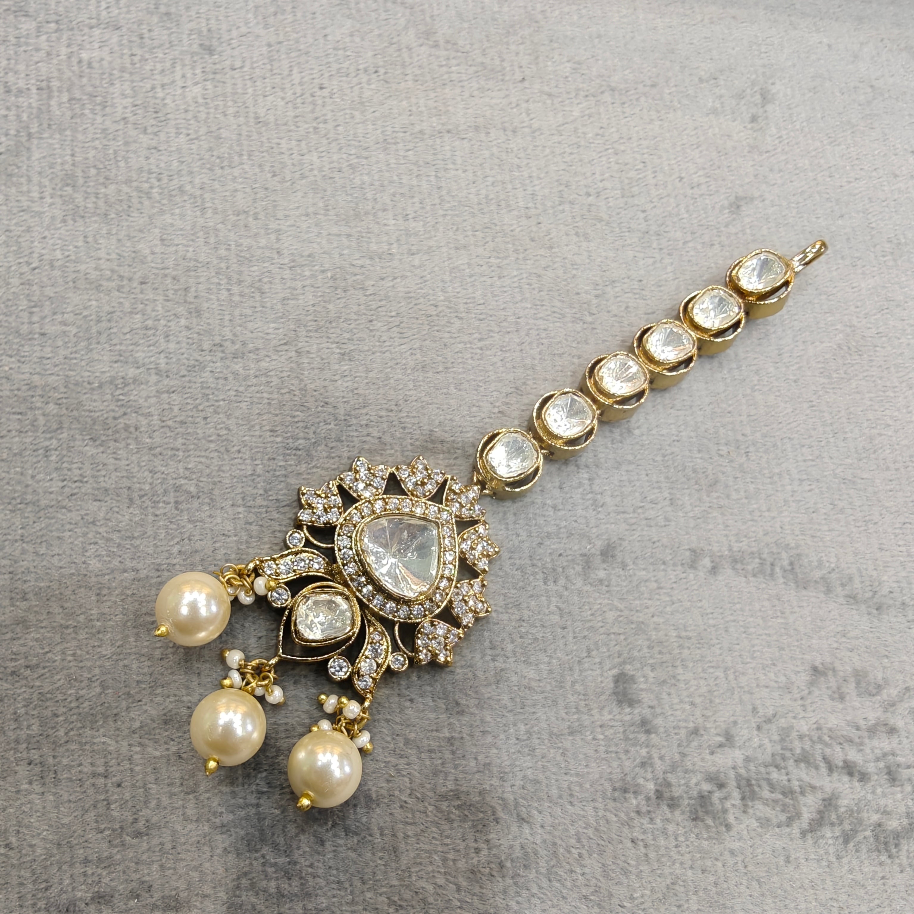 Rati Uncut Moissanite Polki Mangtikka- Pearl