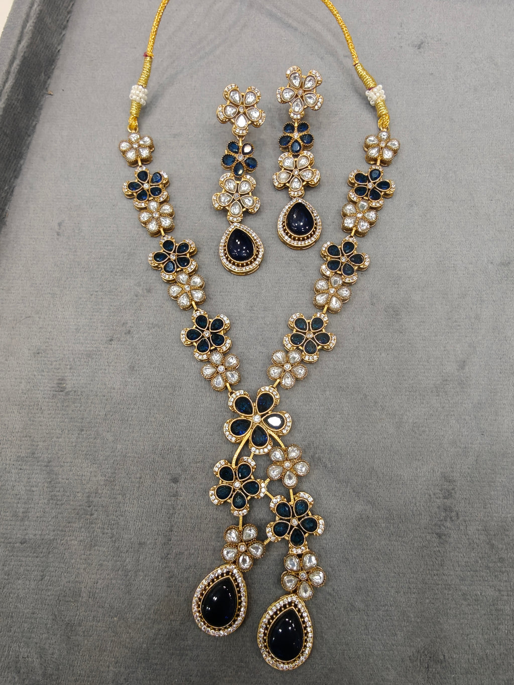 Siya Flower Necklace Set- Blue