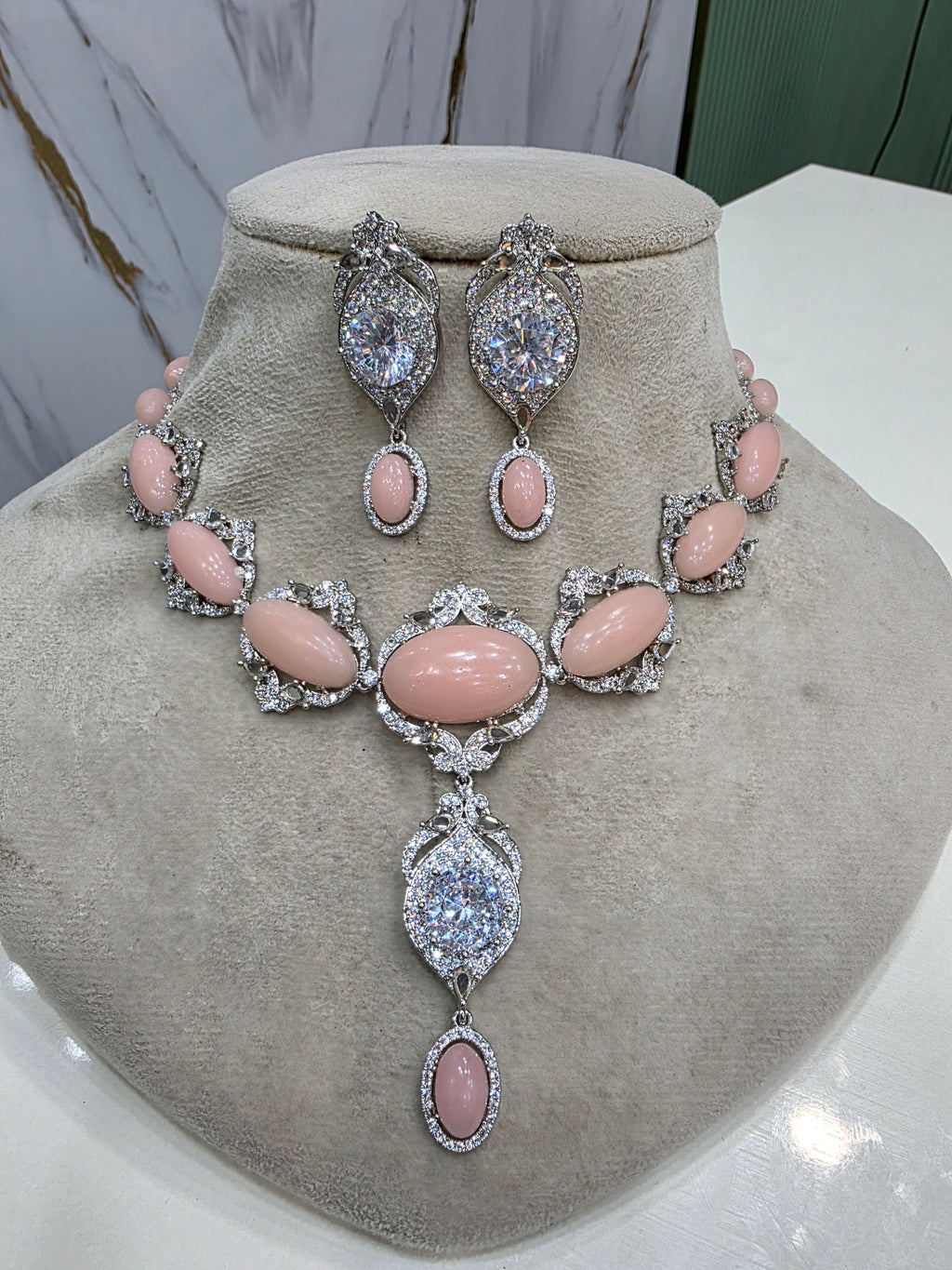 Alia Cannes Inspired Necklace Set- Peach Pink