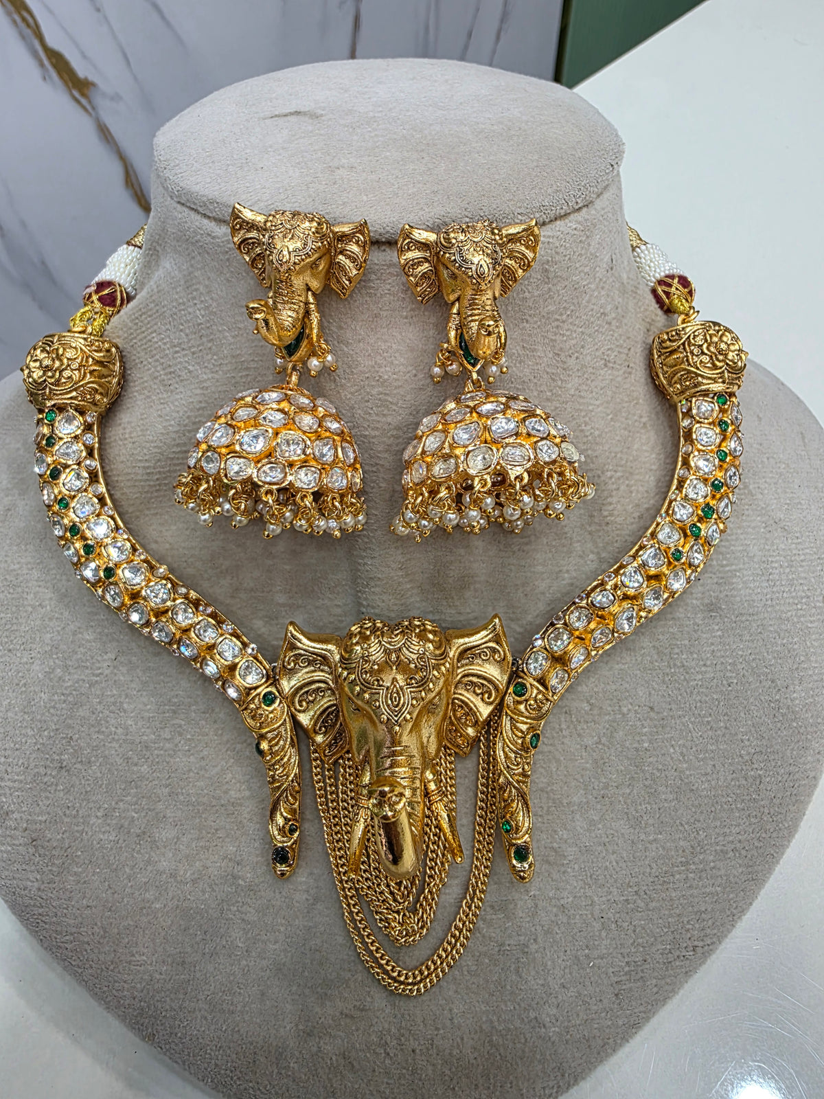 Vigneshwari Ganesha Gold Plated Hasli Set- Green