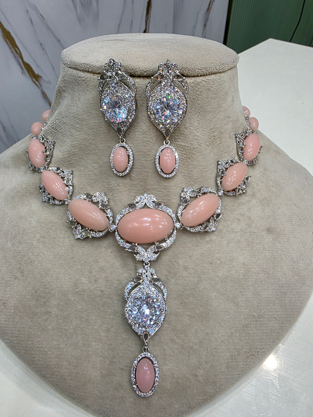 Alia Cannes Inspired Necklace Set- Peach Pink
