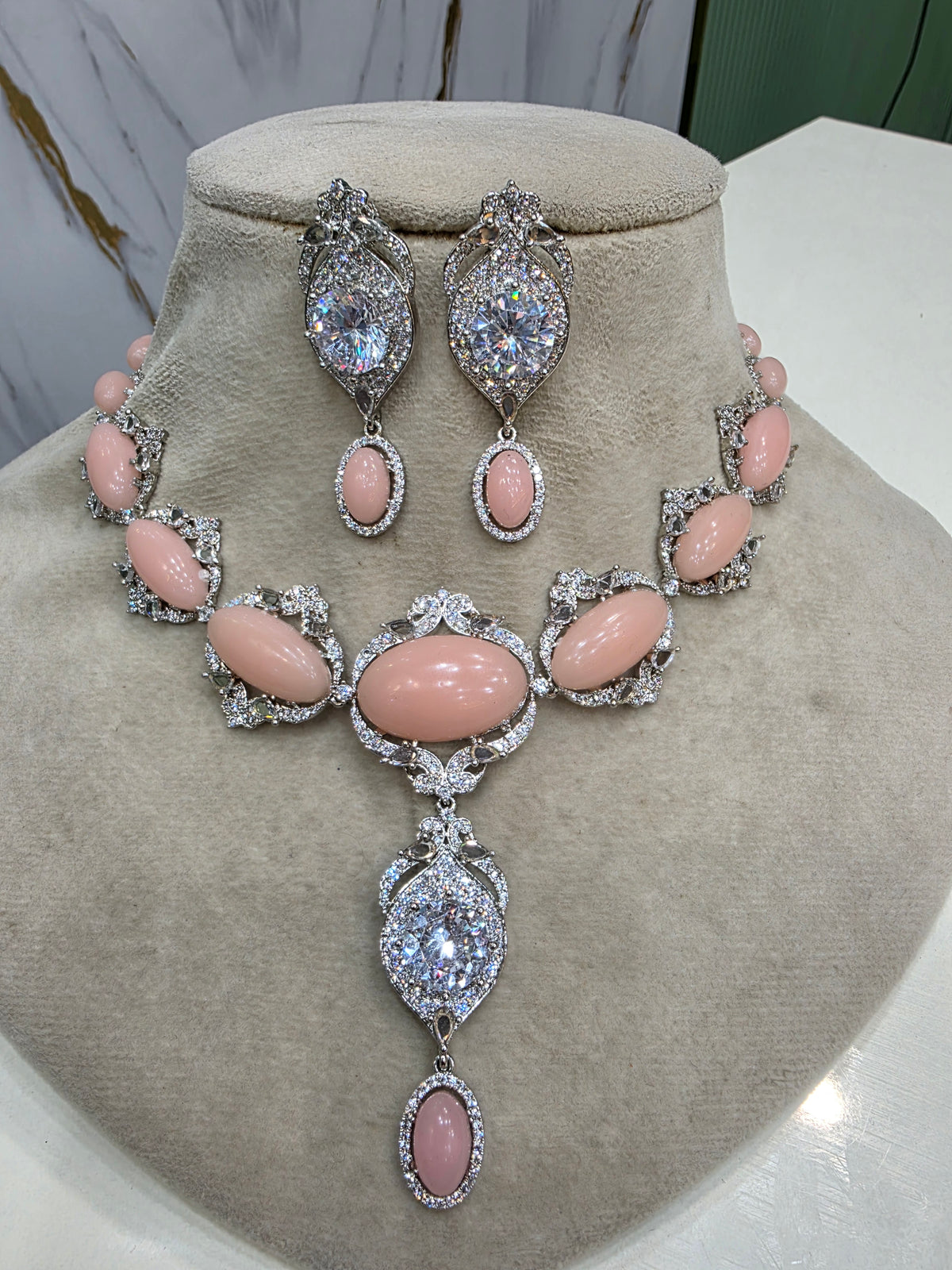 Alia Cannes Inspired Necklace Set- Peach Pink