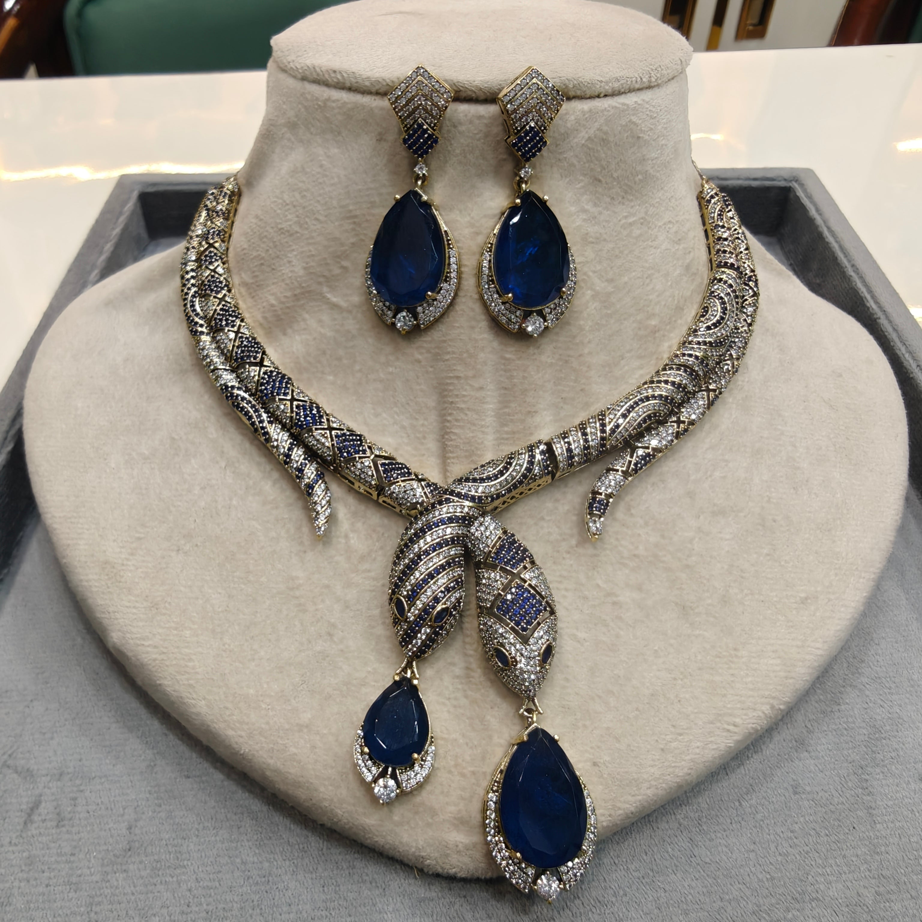 Serpent Hasli Style Celebrity Necklace Set- Blue Sapphire