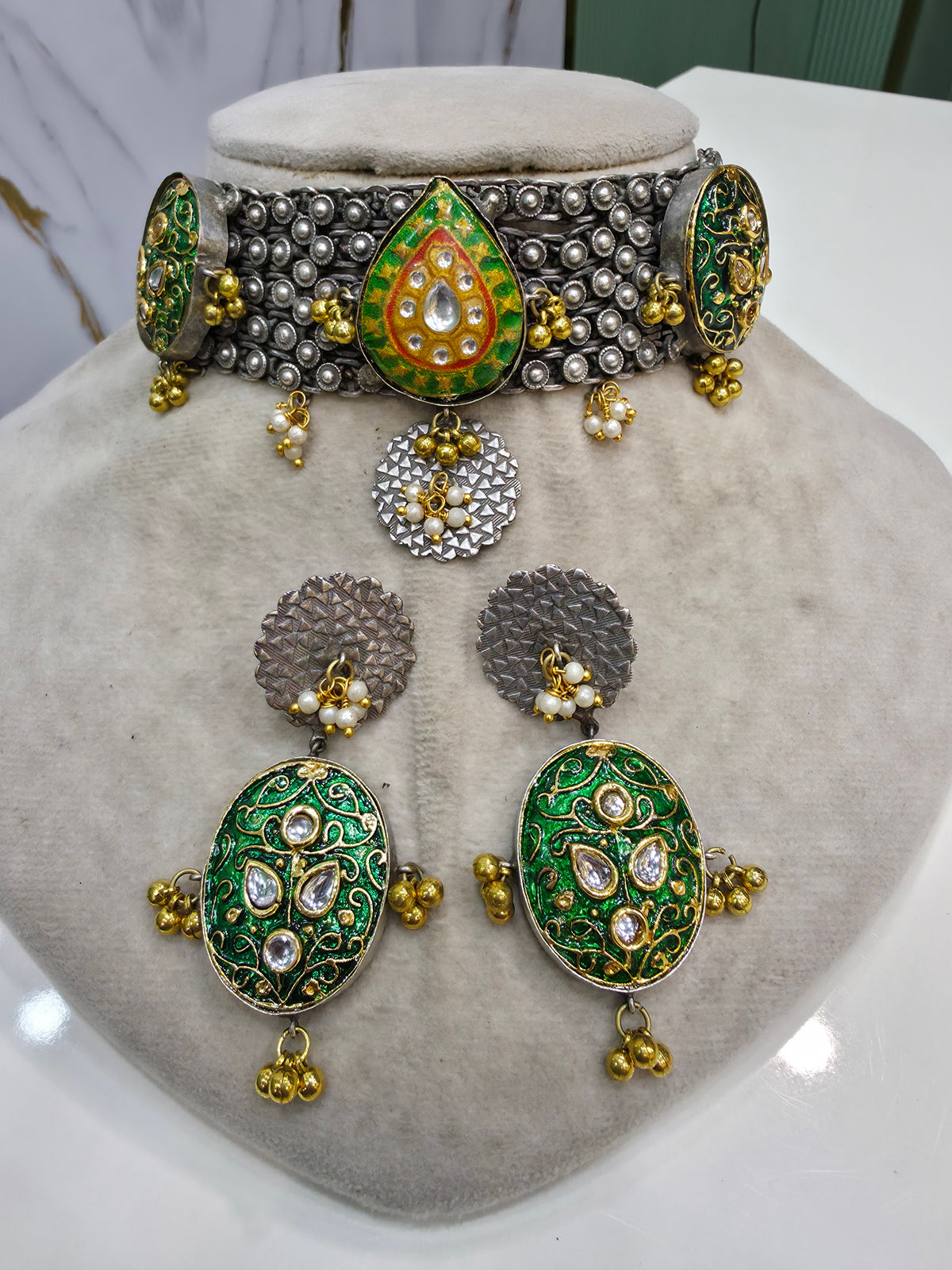 Fathima Silber Oxidised Handcrafted Choker Set