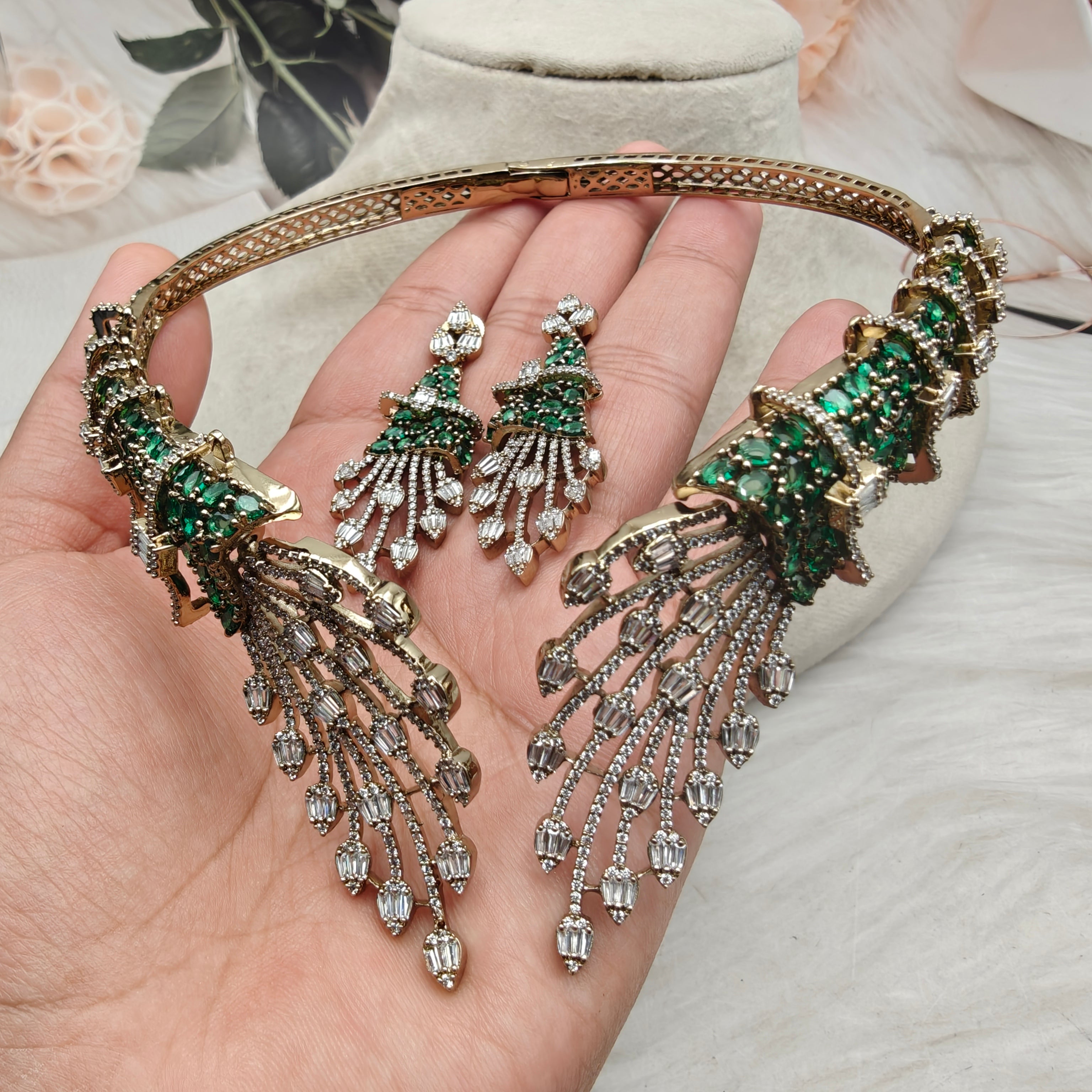 Elysian Empress Collar Style Hasli Necklace Set- Green