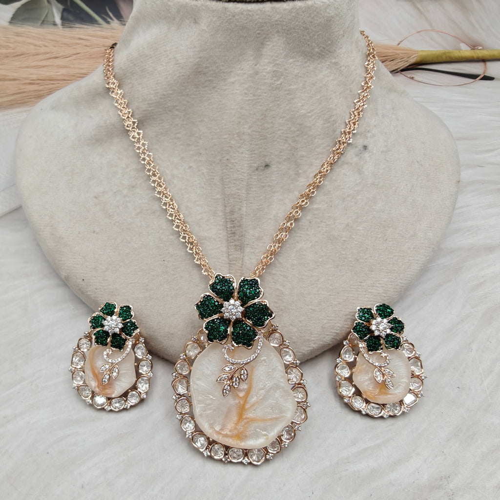 Mother of Pearl Nidah Pendant Set- Green n Clear White