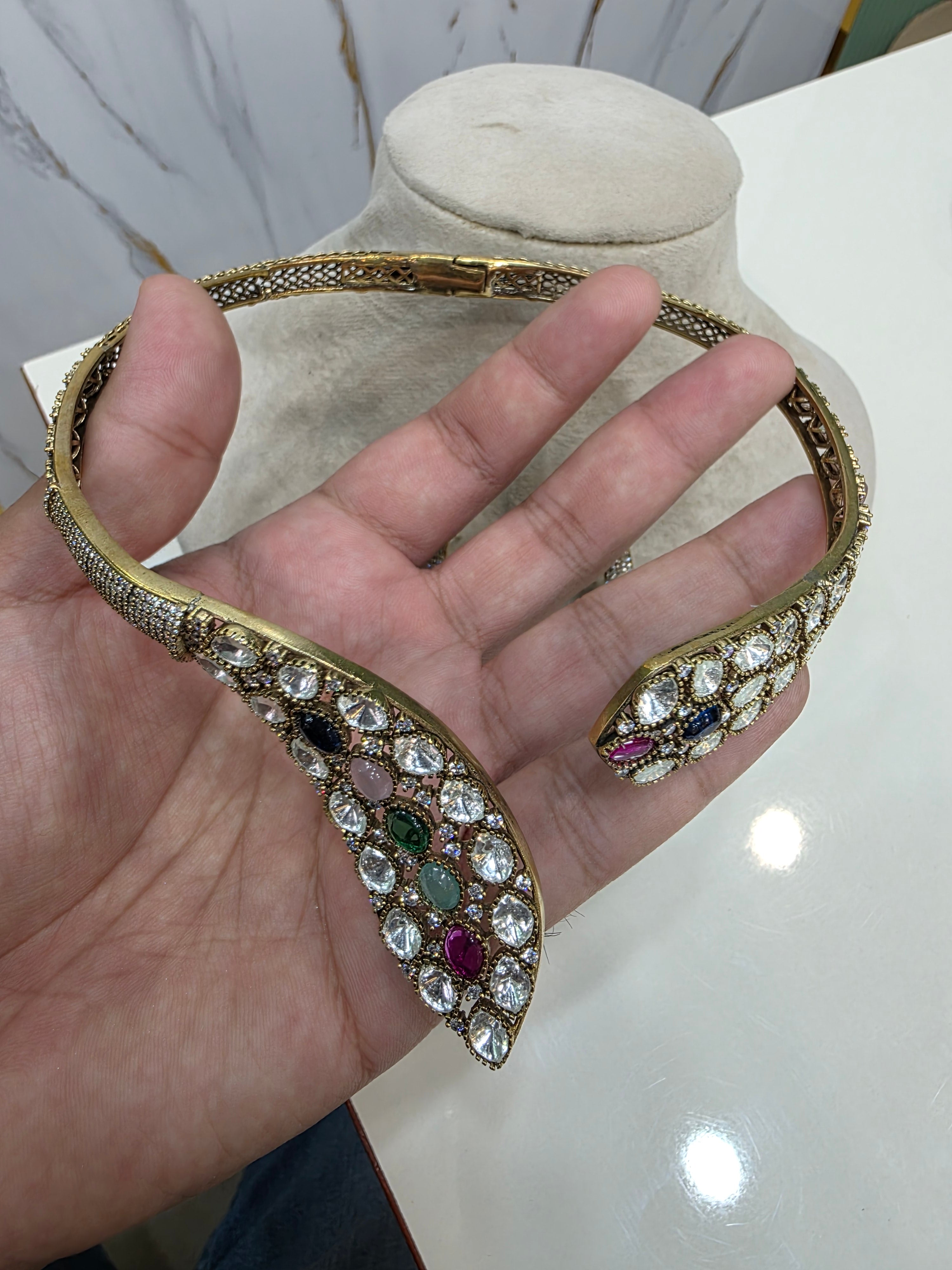 Antrika Polki Hasli Set- Multi
