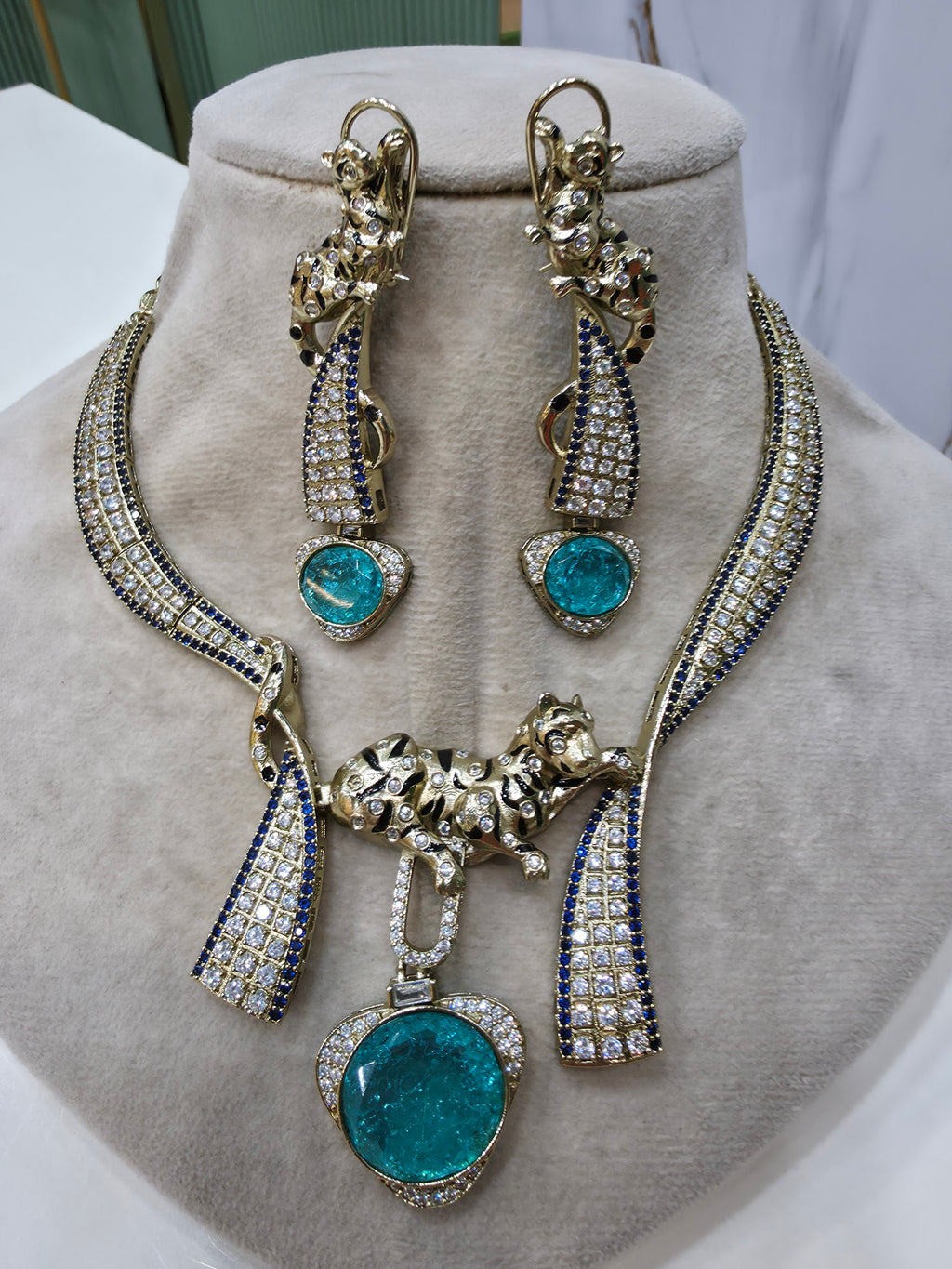 Sama Panther Designer Necklace Set- Turquoise and Blue