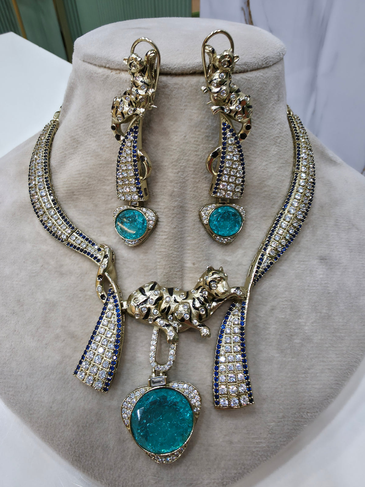 Sama Panther Designer Necklace Set- Turquoise and Blue