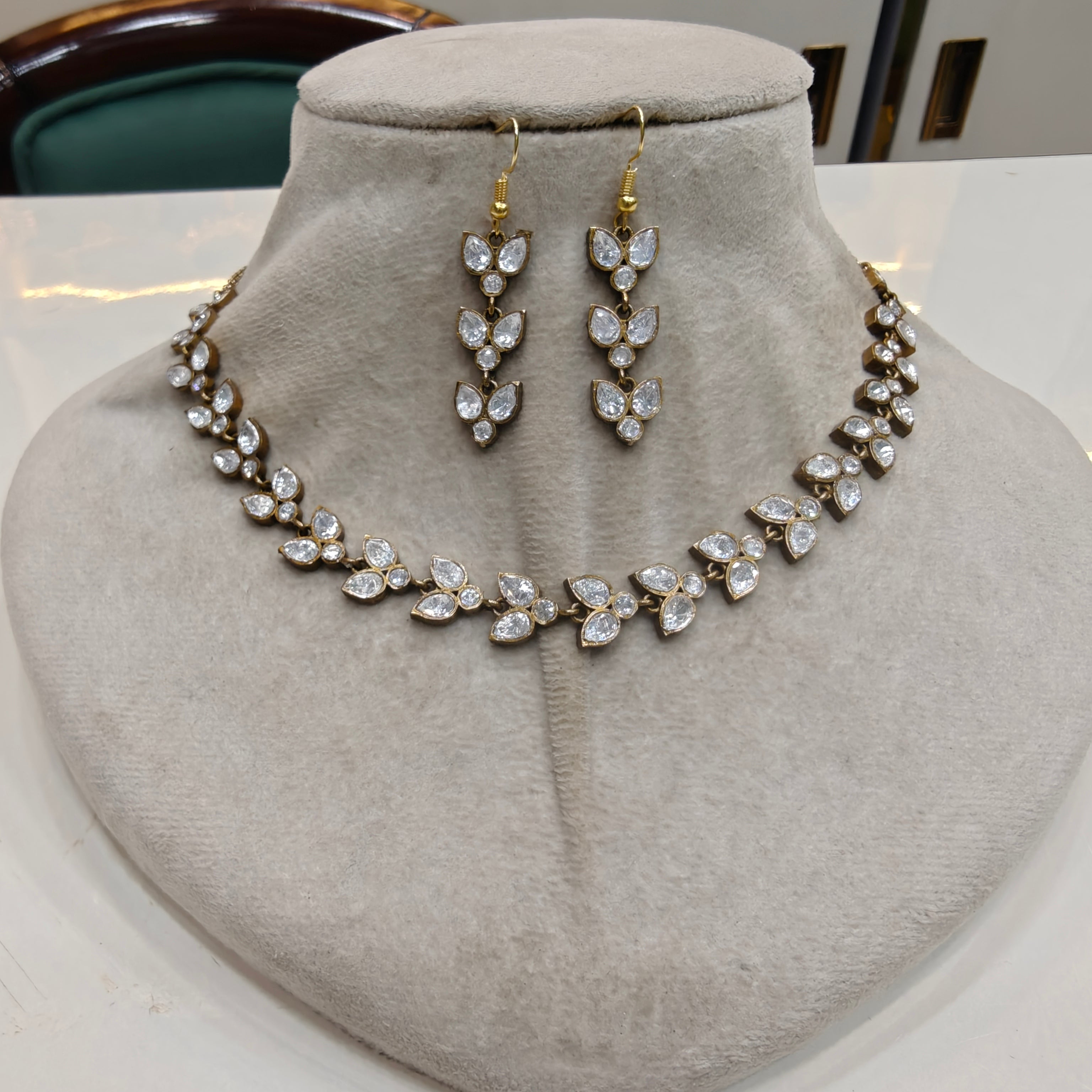 Arshiya Petal Moissanite Necklace Set