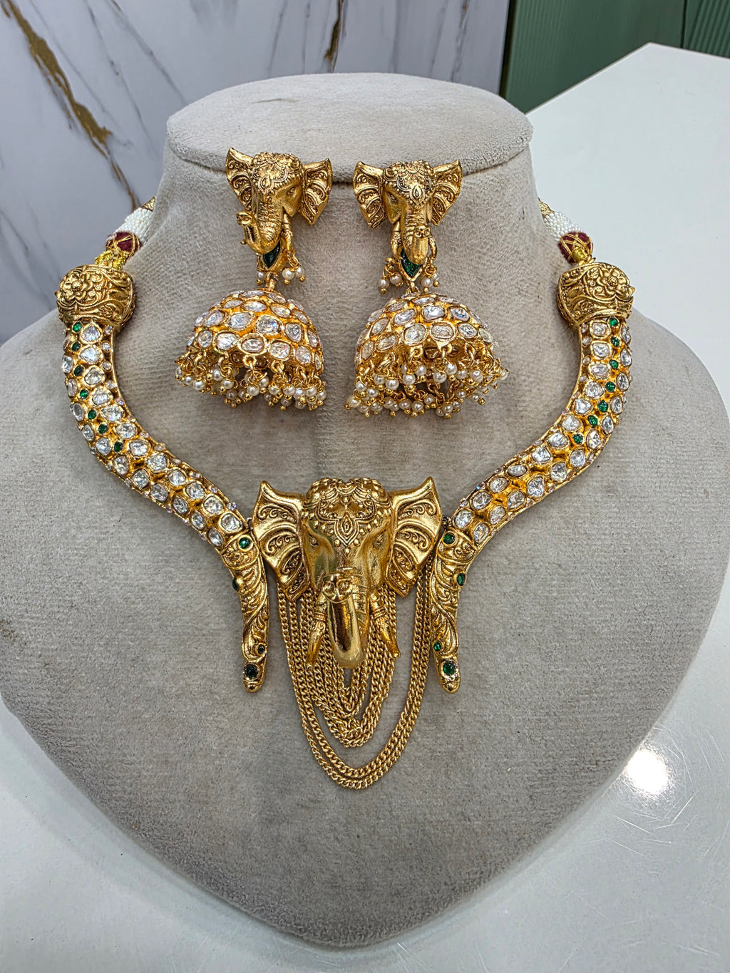 Vigneshwari Ganesha Gold Plated Hasli Set- Green